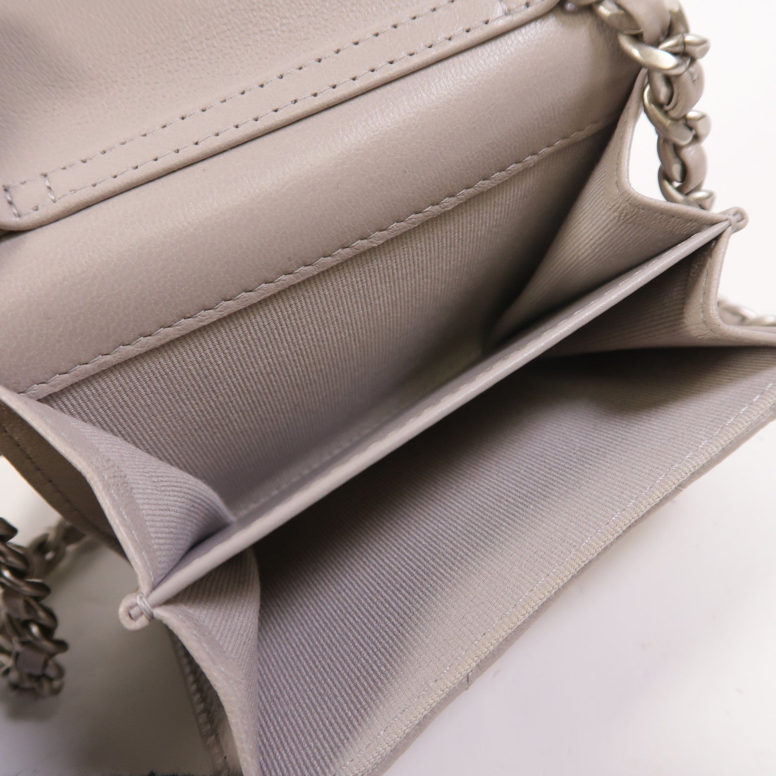 CHANEL 羊皮皮革19 Mini Wallet On Chain鏈帶肩背袋