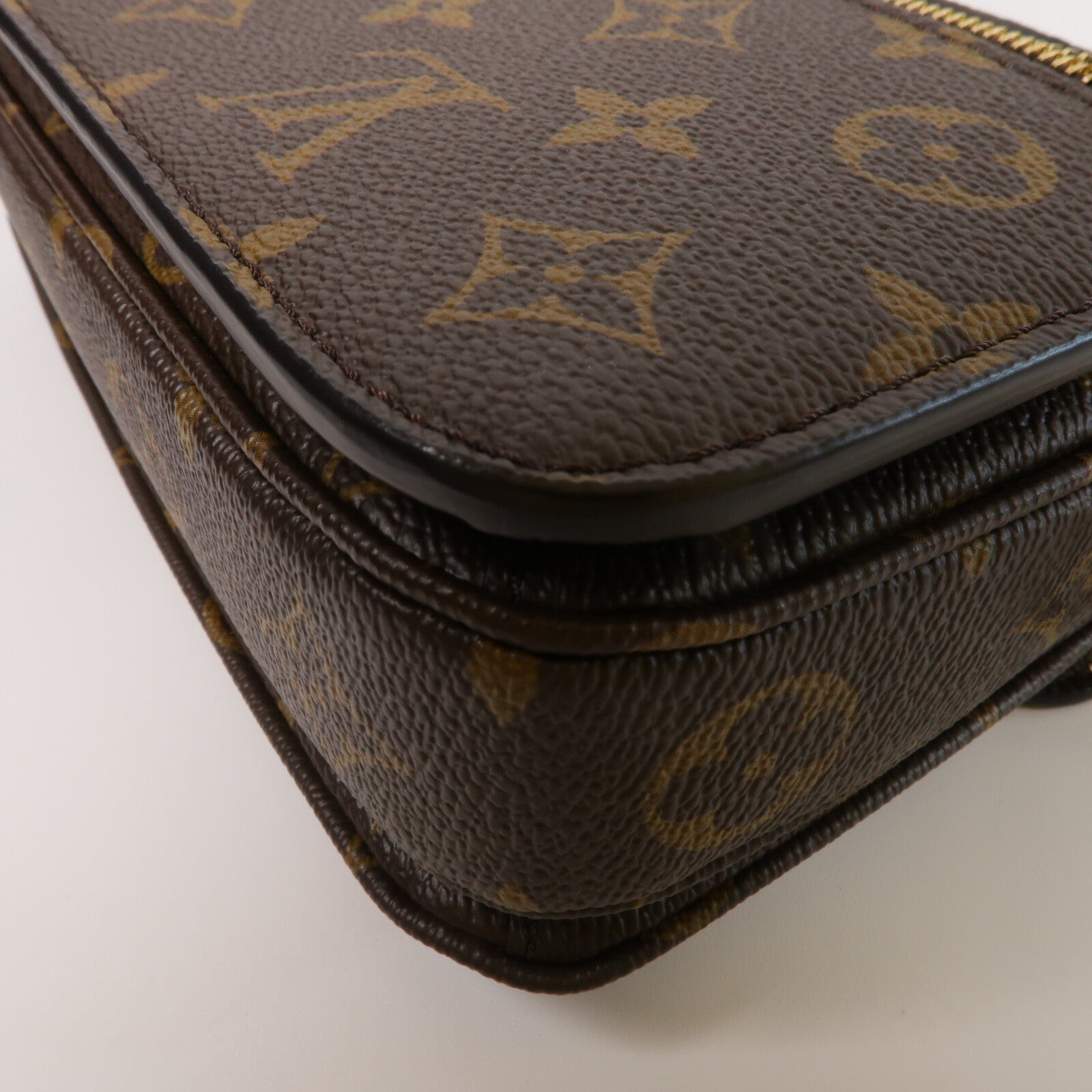 LOUIS VUITTON Monogram Pochette Metis East West手挽肩背兩用袋