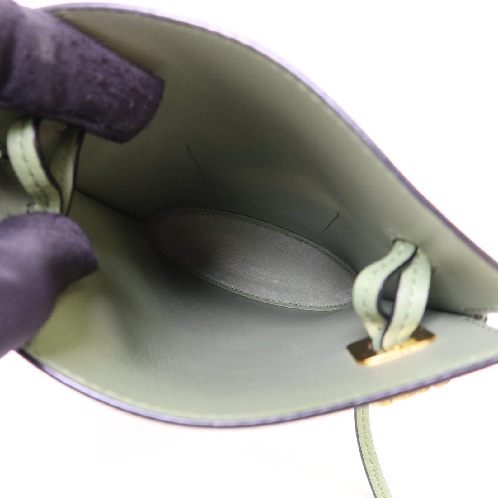 LOEWE 牛皮皮革Dice Pocket In Classic金扣肩背袋