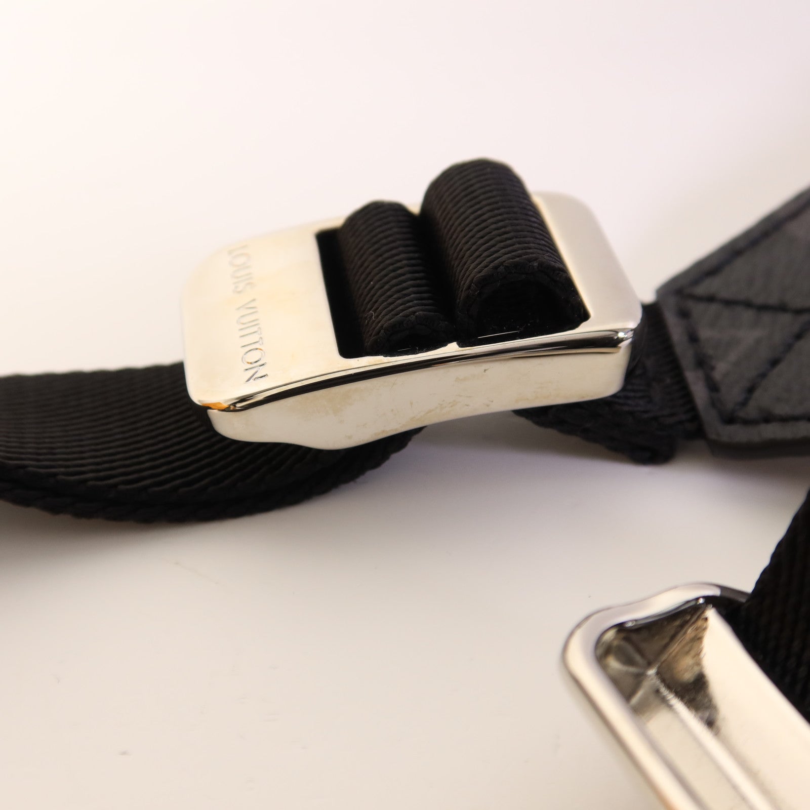 LOUIS VUITTON Taigarama Outdoor Flap Messenger銀扣肩背袋