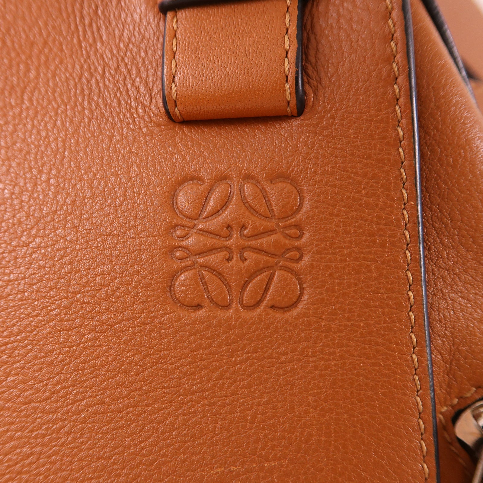 LOEWE 牛皮皮革Hammock銀扣手挽肩背兩用袋