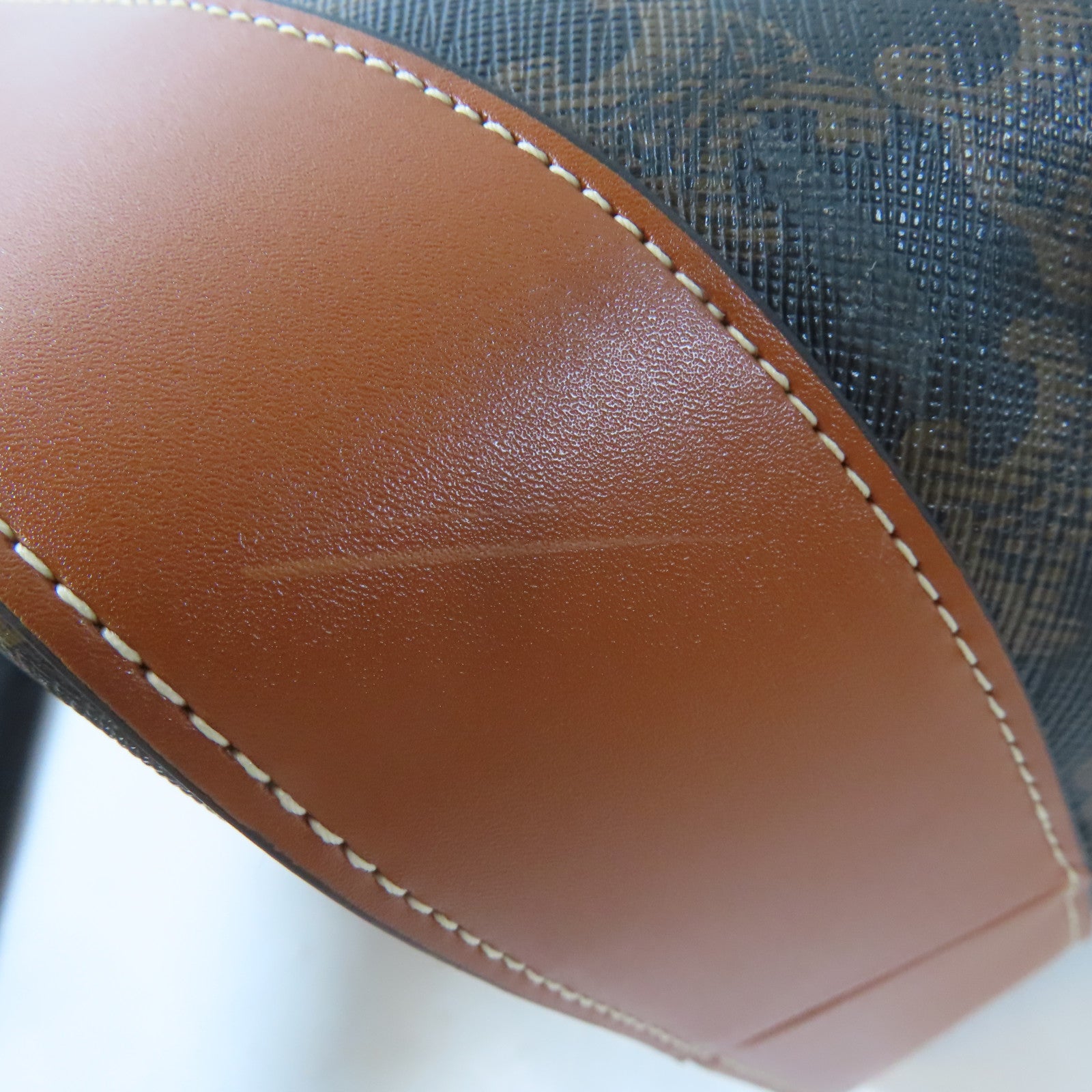 CELINE 塗層帆布Triomphe Bucket MM金扣肩背袋棕色