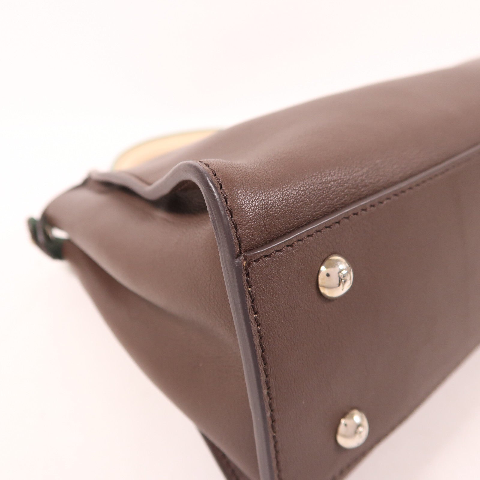 FENDI 牛皮皮革Peekaboo Medium銀扣手挽袋
