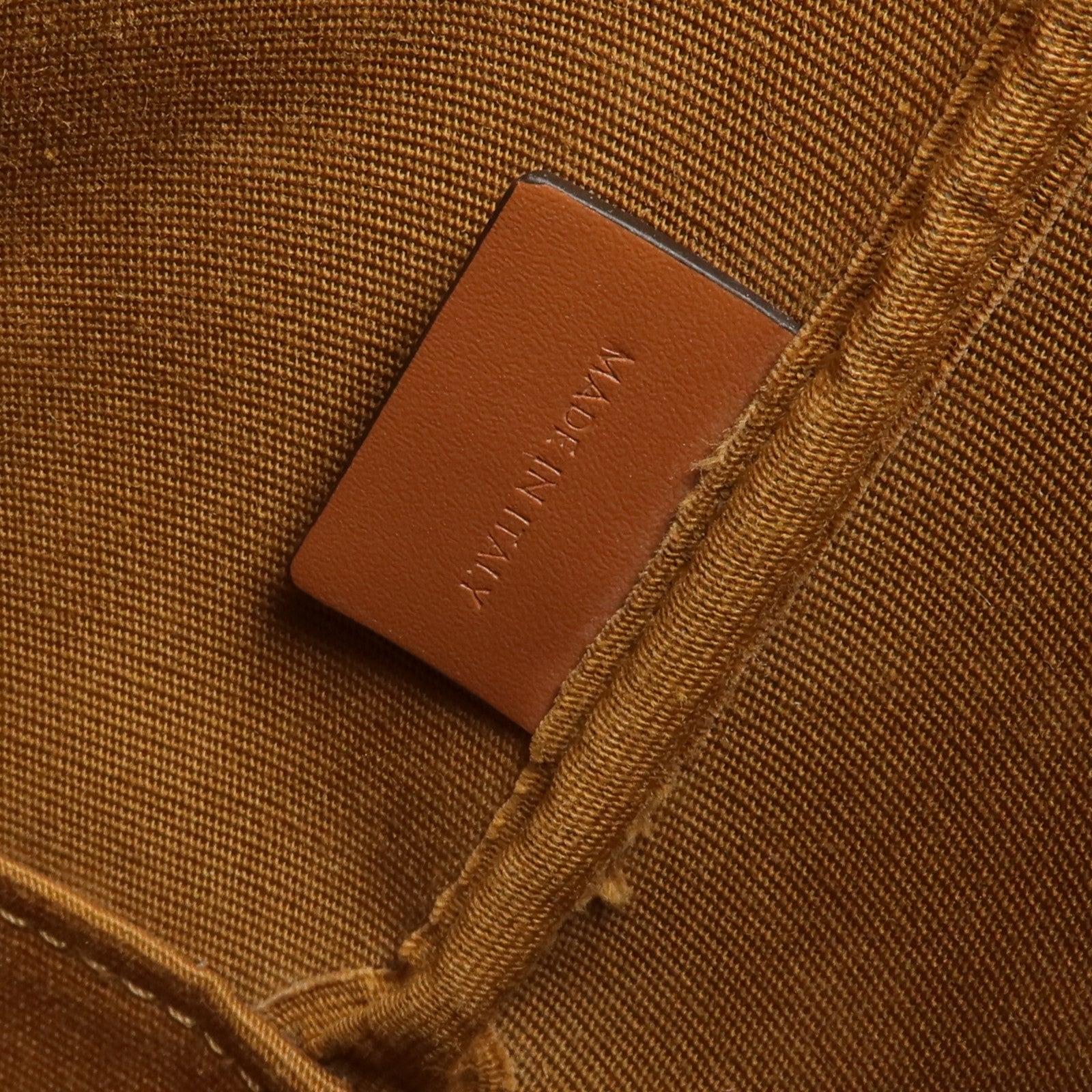 CELINE 塗層帆布Triomphe Bucket金扣肩背袋