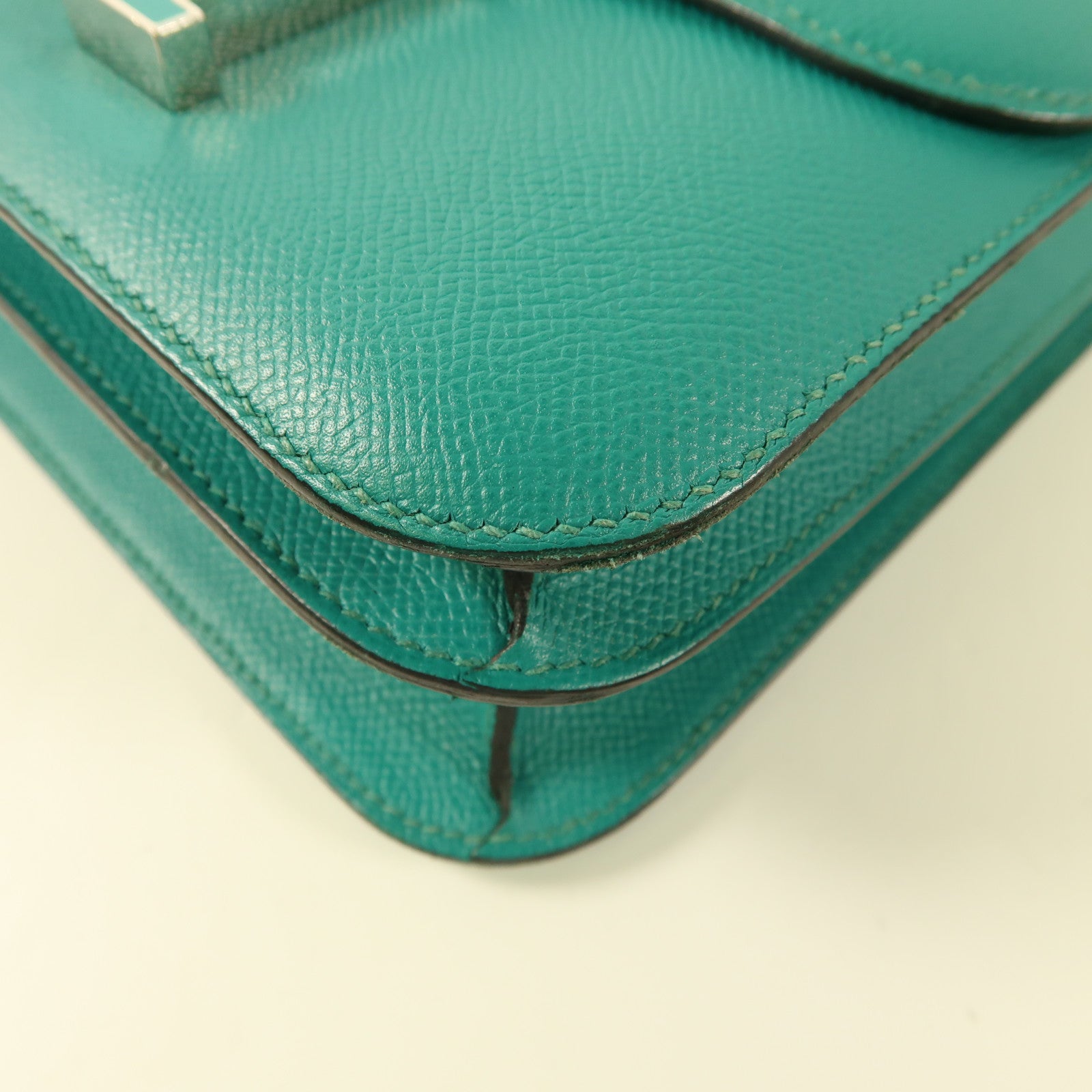 HERMES Epsom皮革Constance 24銀扣肩背袋Blue Paon/Menthe