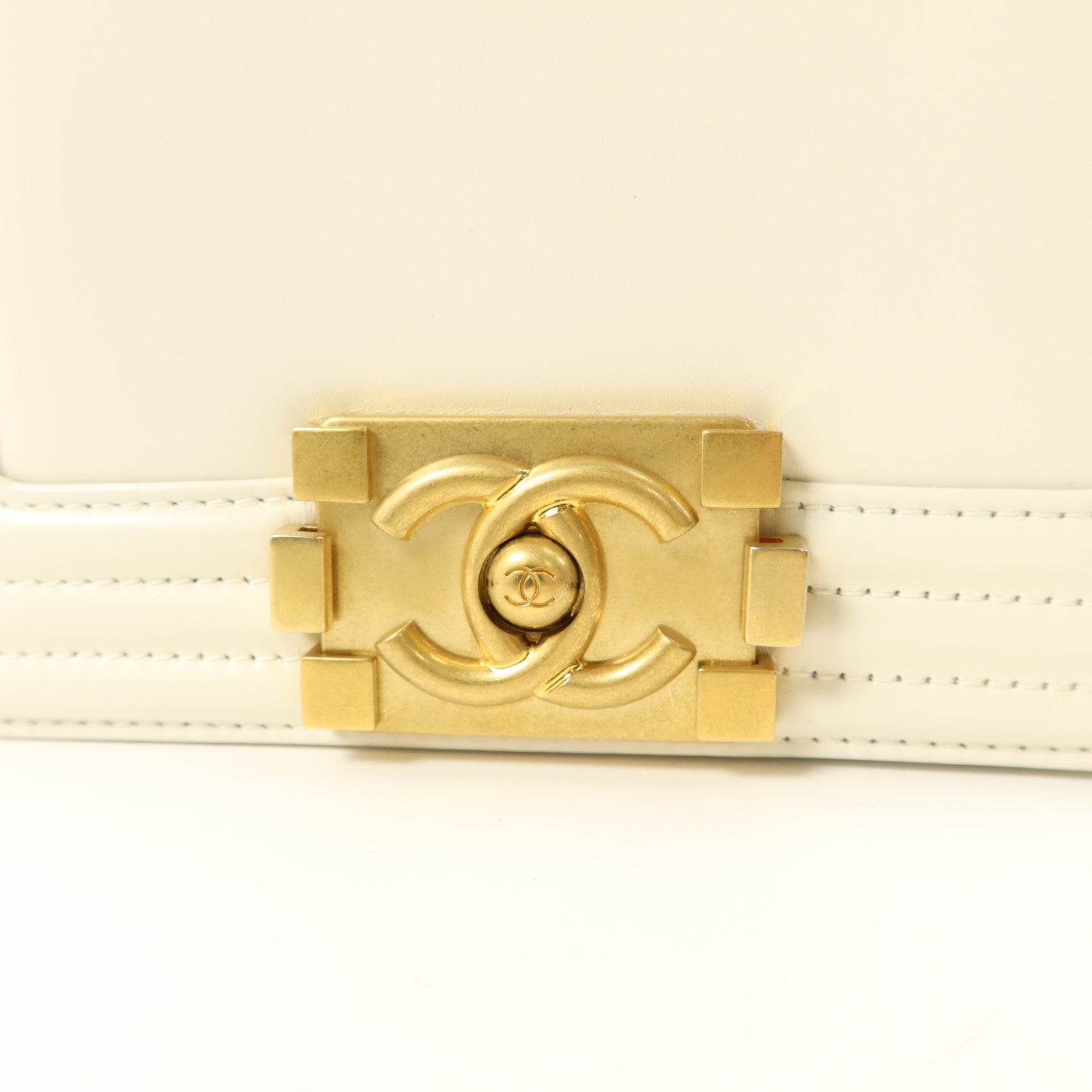 CHANEL 牛皮皮革Mini Boy鏈帶肩背袋