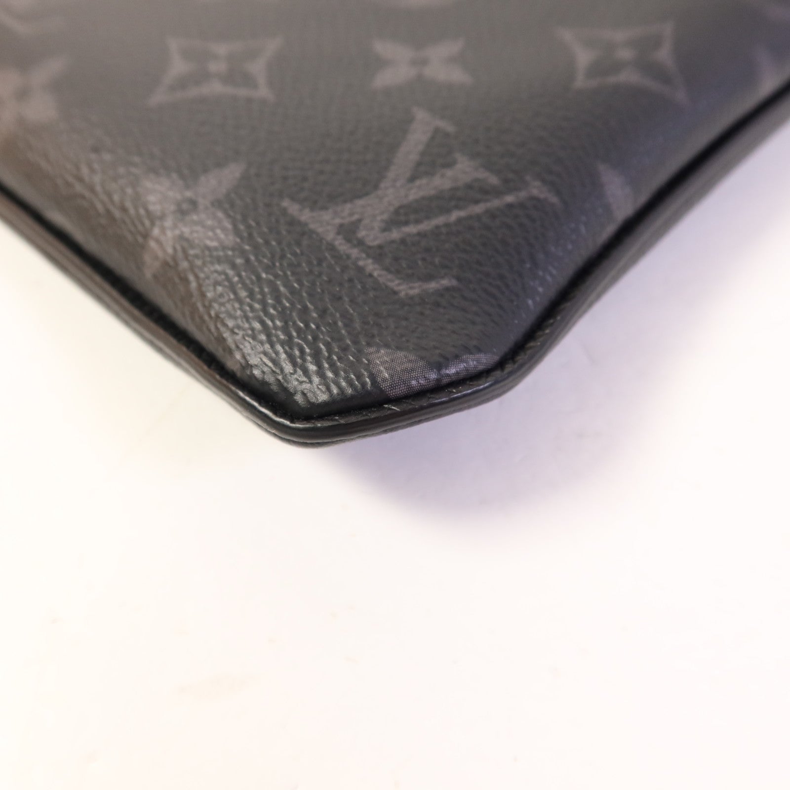 LOUIS VUITTON Taigarama Outdoor Flap Messenger銀扣肩背袋