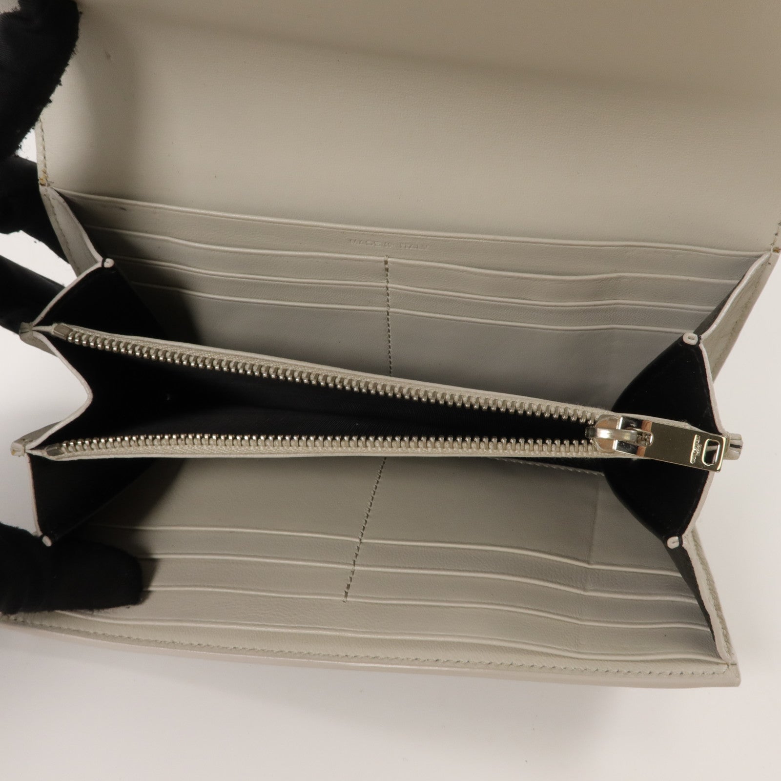 YVES SAINT LAURENT 牛皮皮革Crocodile Embossed Flap Long Wallet長錢包