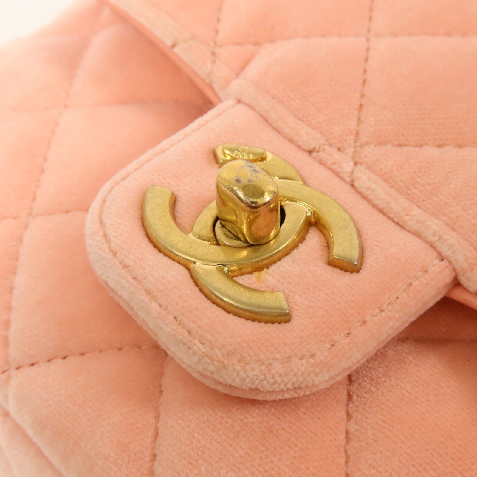 CHANEL 絨布Mini Velvet Enamel Flap Bag鏈帶肩背袋