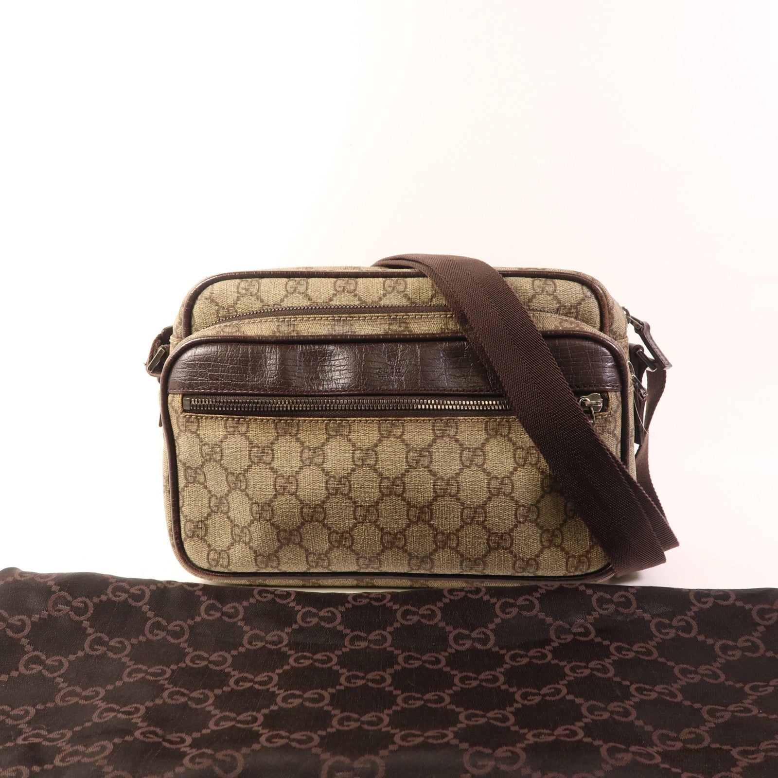 GUCCI 塗層帆布Shoulder Bag銀扣肩背袋