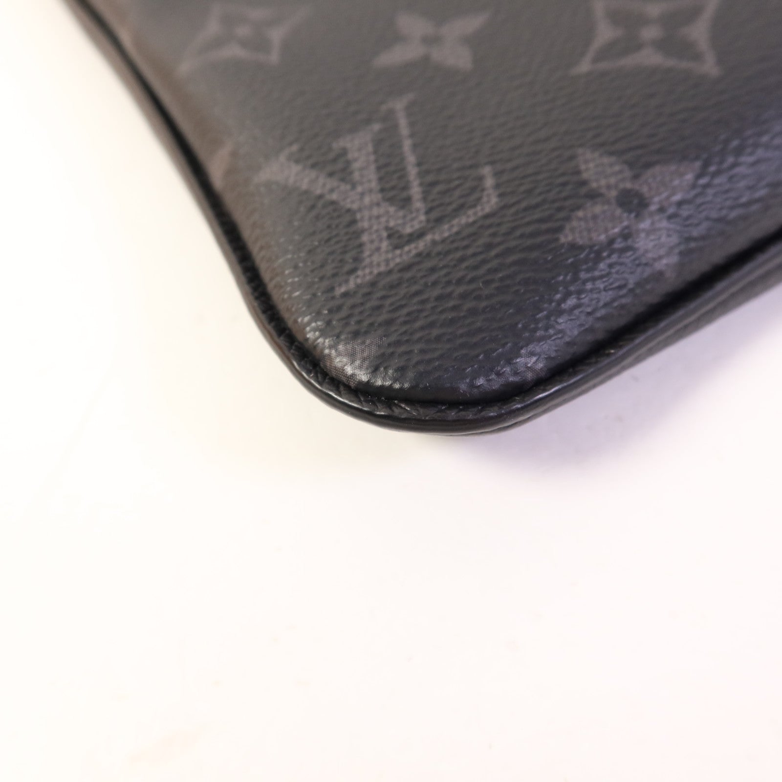 LOUIS VUITTON Taigarama Outdoor Flap Messenger銀扣肩背袋