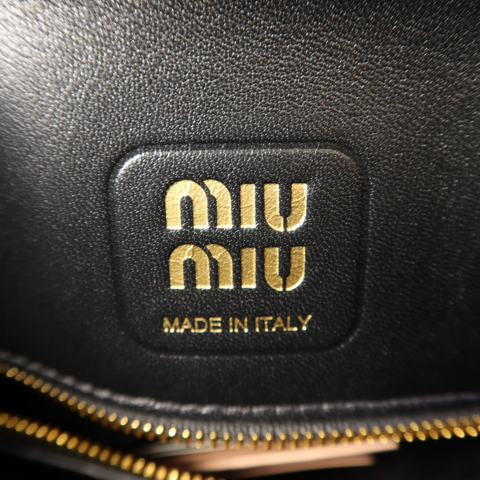 Miu Miu 羊皮皮革2 Way Shoudler Bag金扣手挽肩背兩用袋