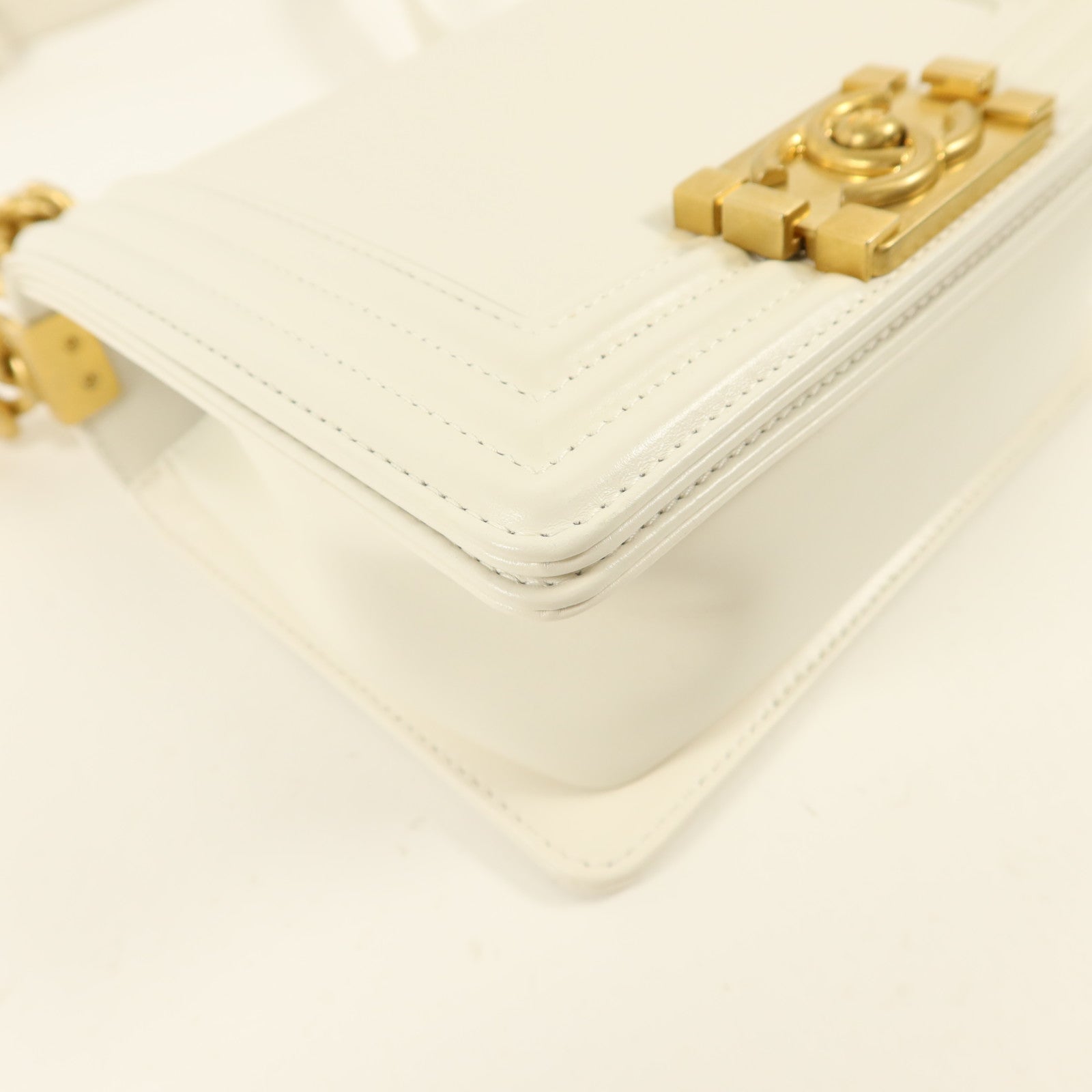 CHANEL 牛皮皮革Mini Boy鏈帶肩背袋