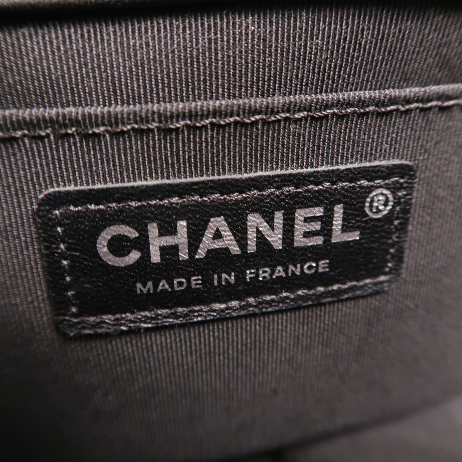CHANEL 牛皮皮革Boy 25鏈帶肩背袋