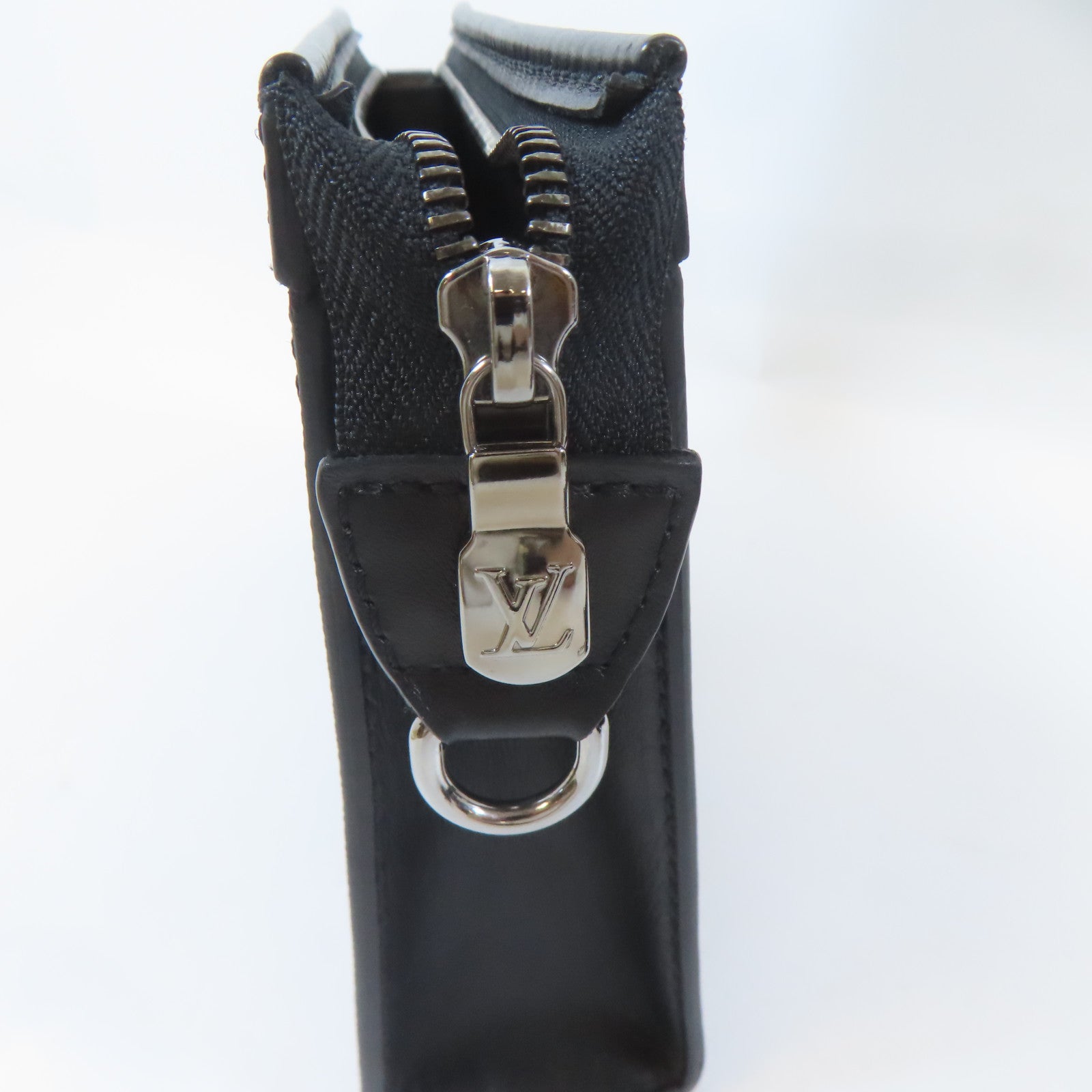 LOUIS VUITTON Monogram Eclipse Gaston銀扣肩背袋黑色