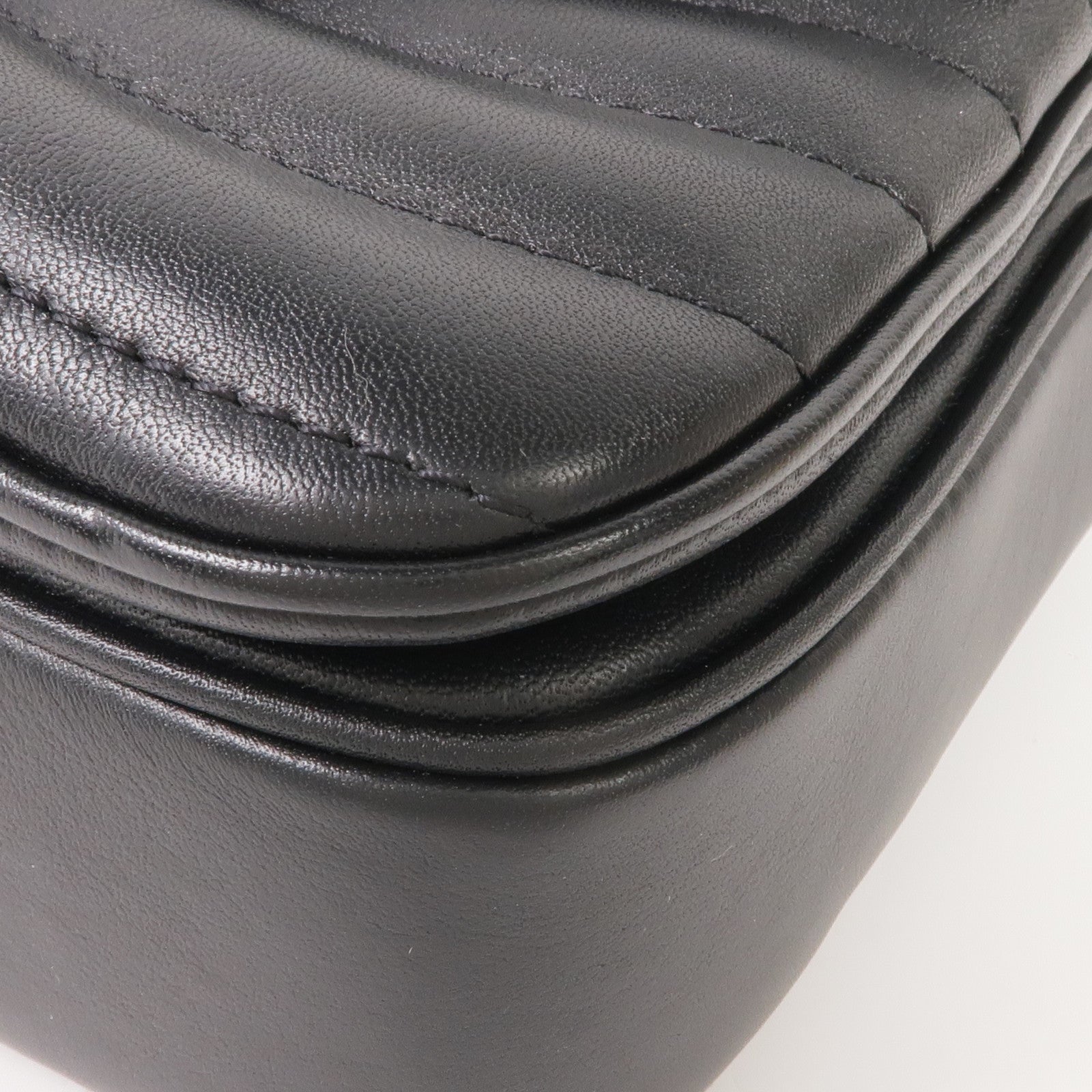 LOUIS VUITTON 牛皮皮革New Wave Chain Bag PM金扣鏈帶肩背袋