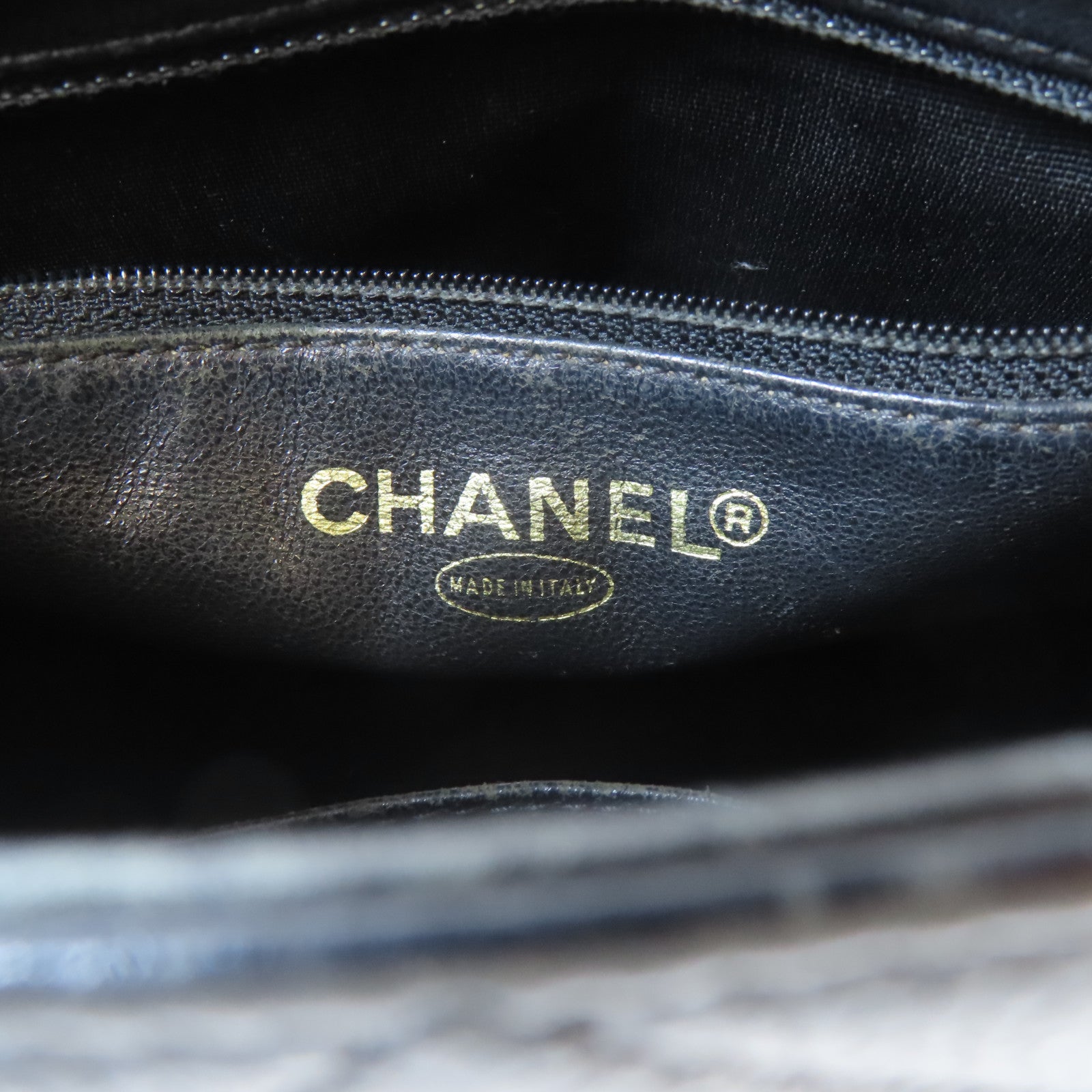 CHANEL (PRICE DOWN) Quilted CC Medallion Tote Bag Shoulder Bag Calfskin Leather Black