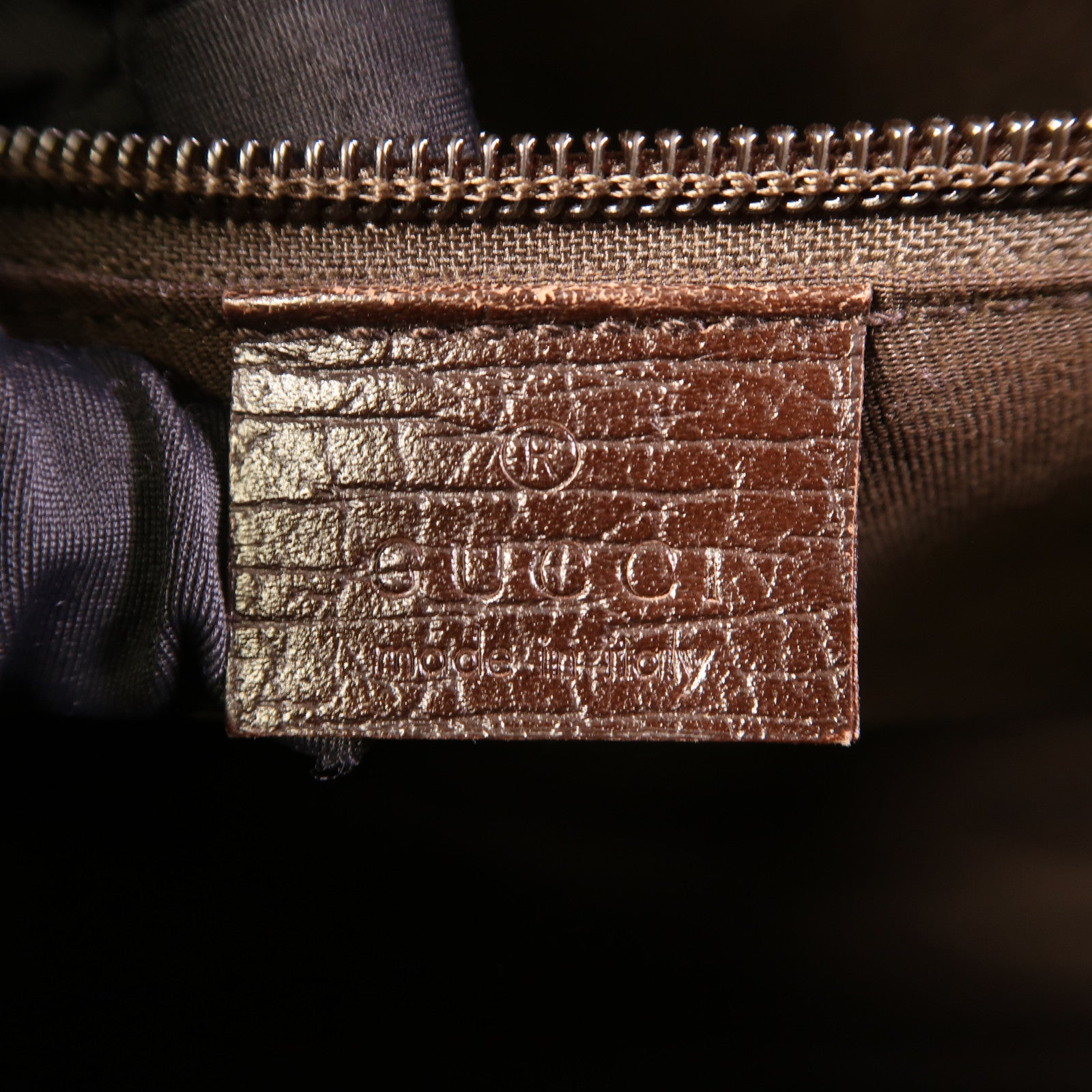 GUCCI 塗層帆布Shoulder Bag銀扣肩背袋