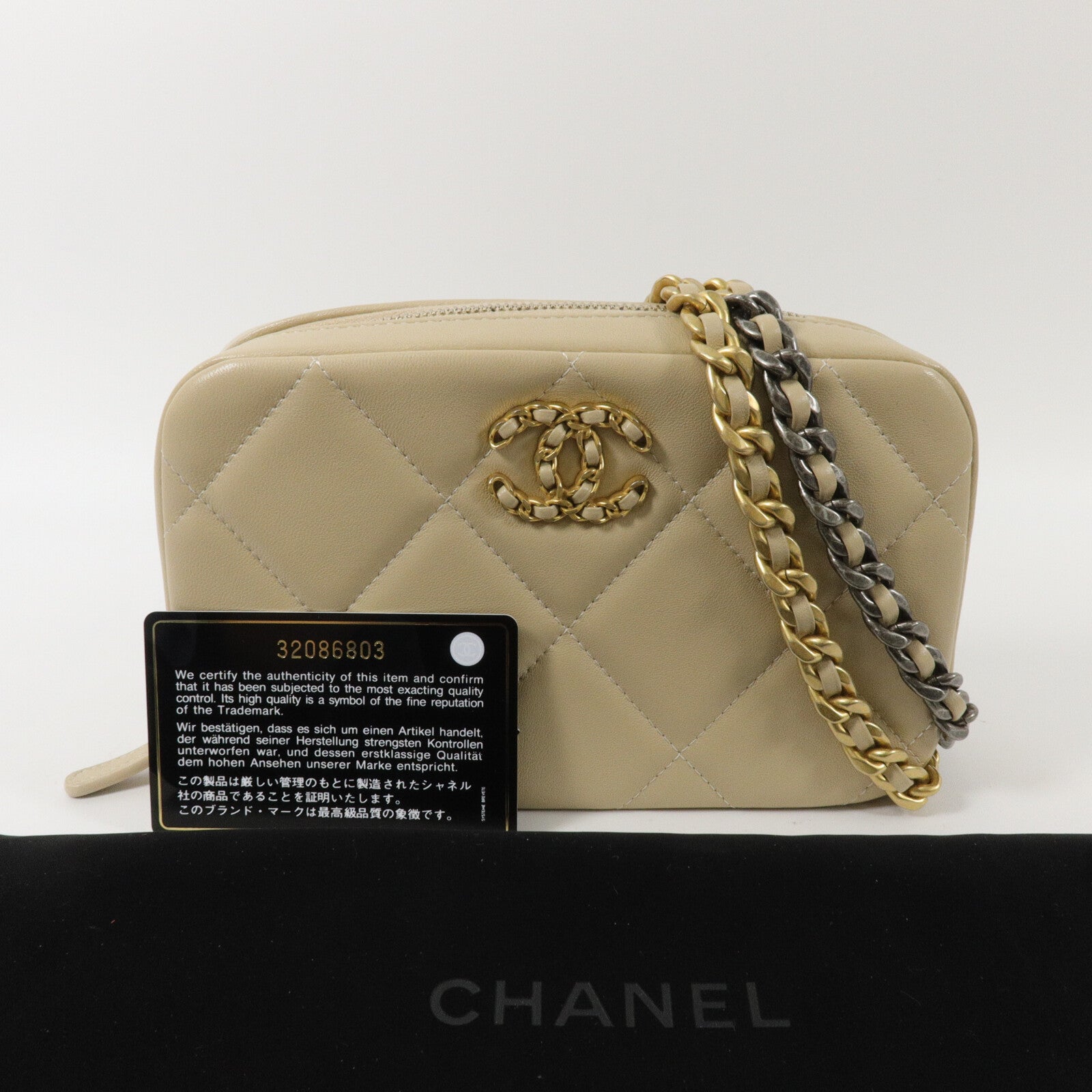 CHANEL 羊皮皮革Chanel 19 Phone Case With Chain鏈帶肩背袋