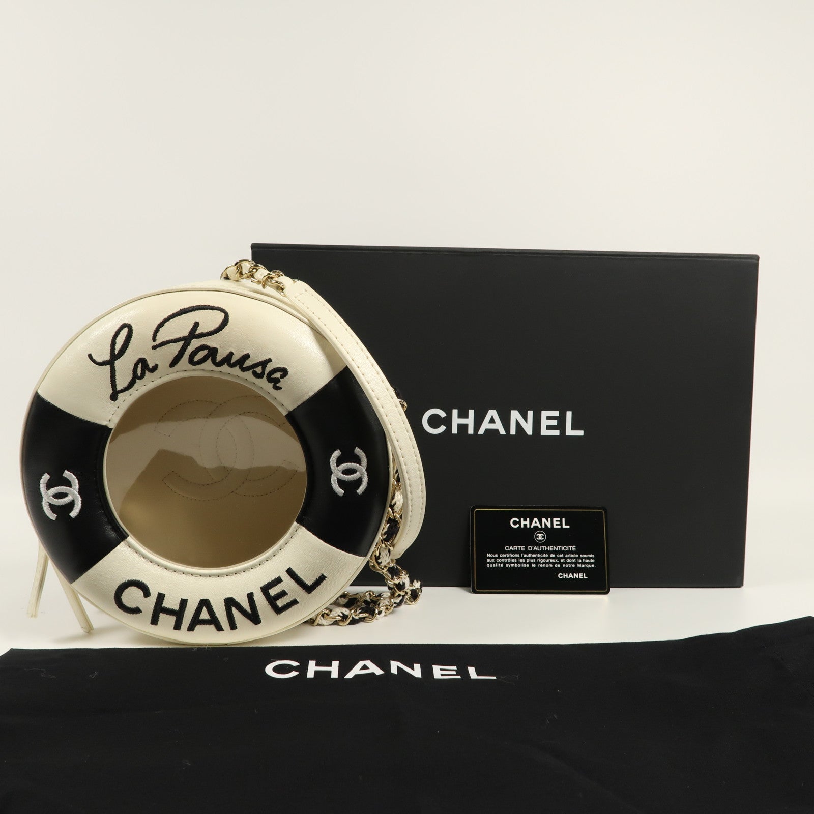 CHANEL 羊皮皮革Coco Life Saver Round Bag金扣鏈帶肩背袋