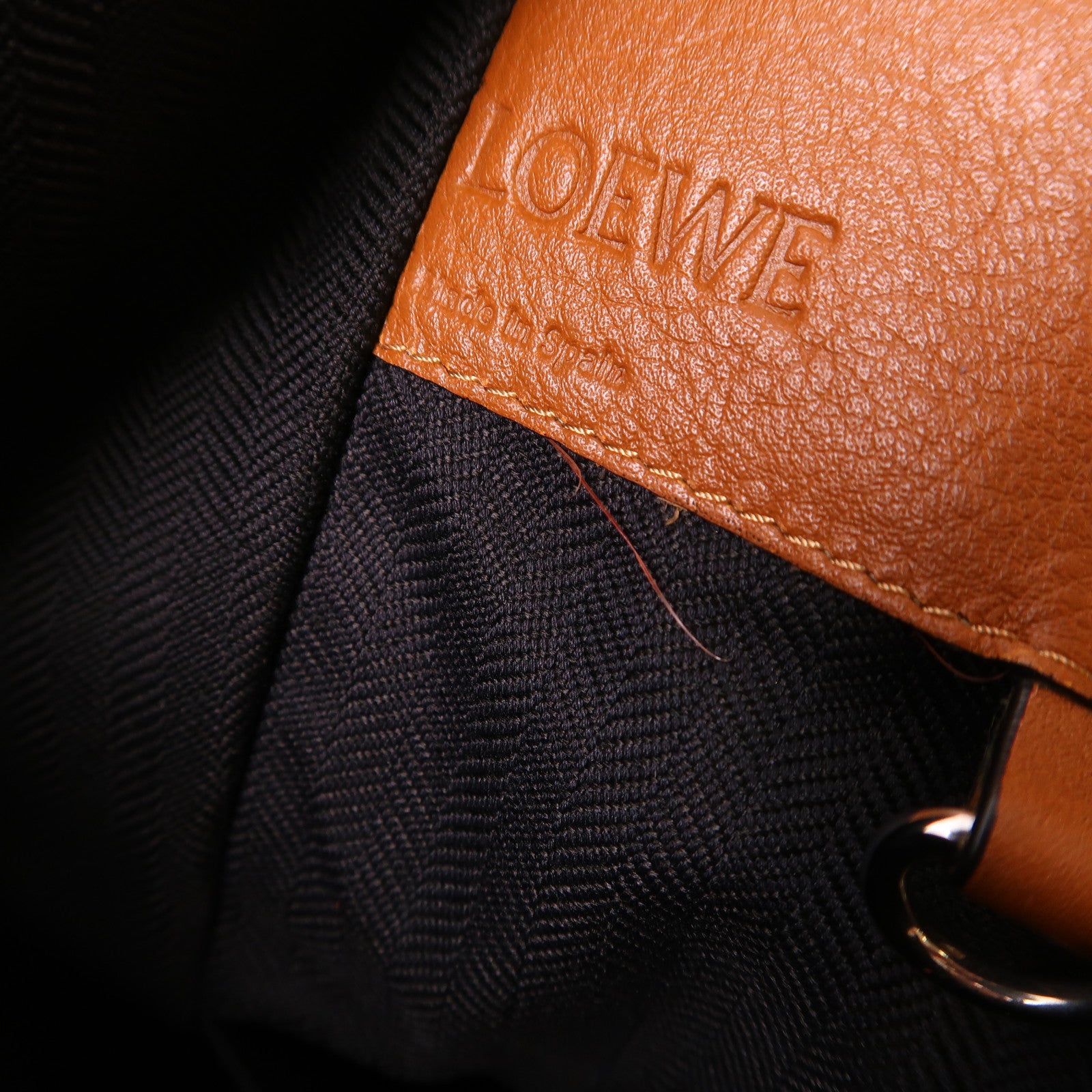 LOEWE 牛皮皮革Hammock銀扣手挽肩背兩用袋