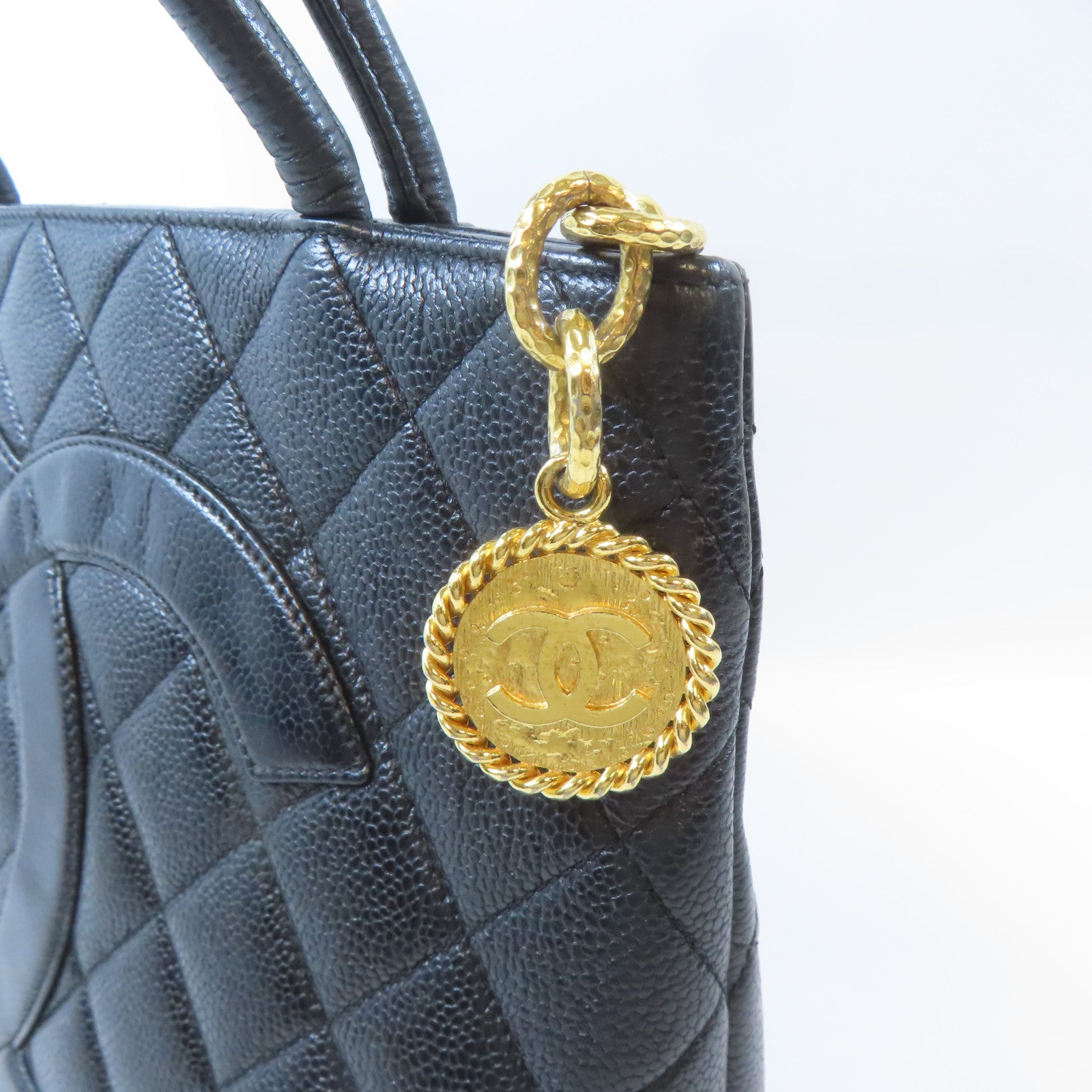 CHANEL (PRICE DOWN) Quilted CC Medallion Tote Bag Shoulder Bag Calfskin Leather Black