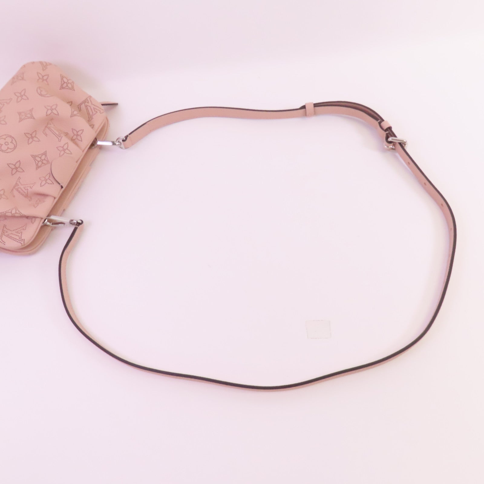 LOUIS VUITTON Monogram Mahina Scala Mini Pouch銀扣肩背袋