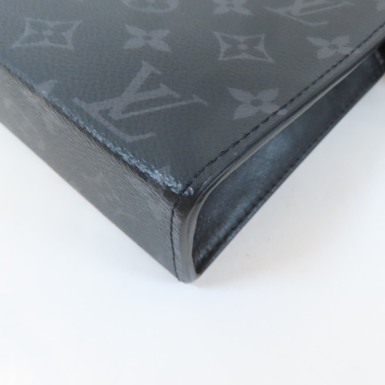 LOUIS VUITTON Monogram Eclipse Gaston銀扣肩背袋黑色