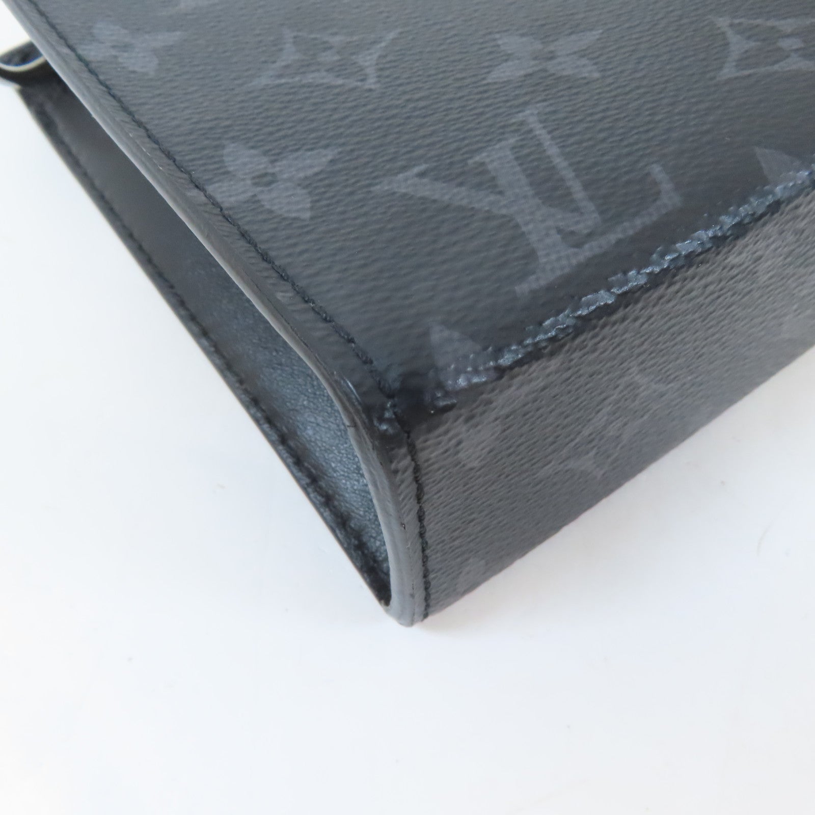 LOUIS VUITTON Monogram Eclipse Gaston銀扣肩背袋黑色