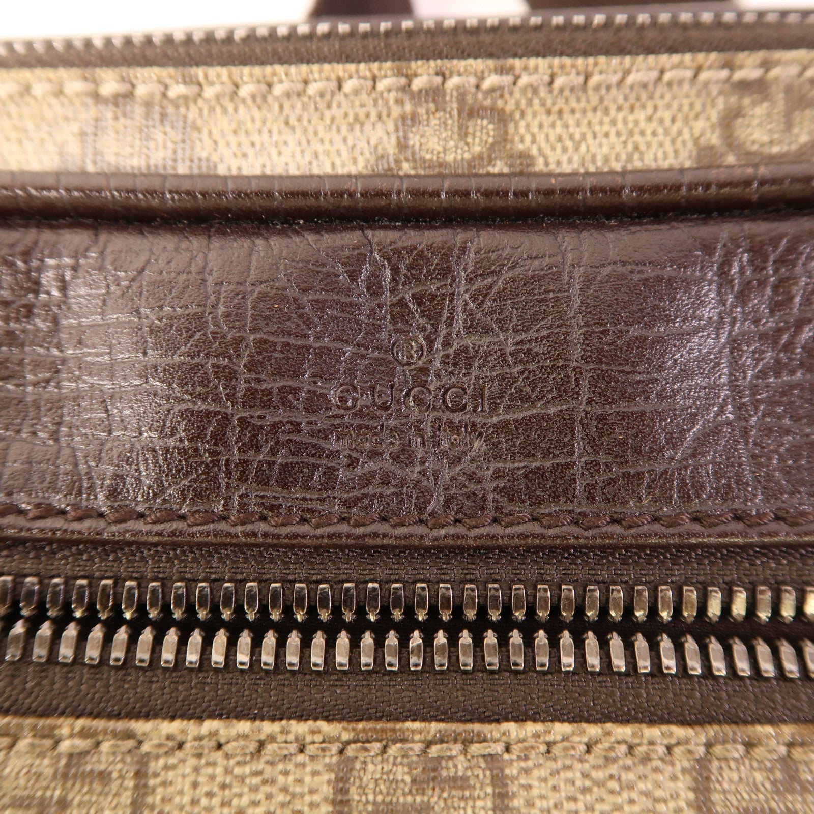 GUCCI 塗層帆布Shoulder Bag銀扣肩背袋