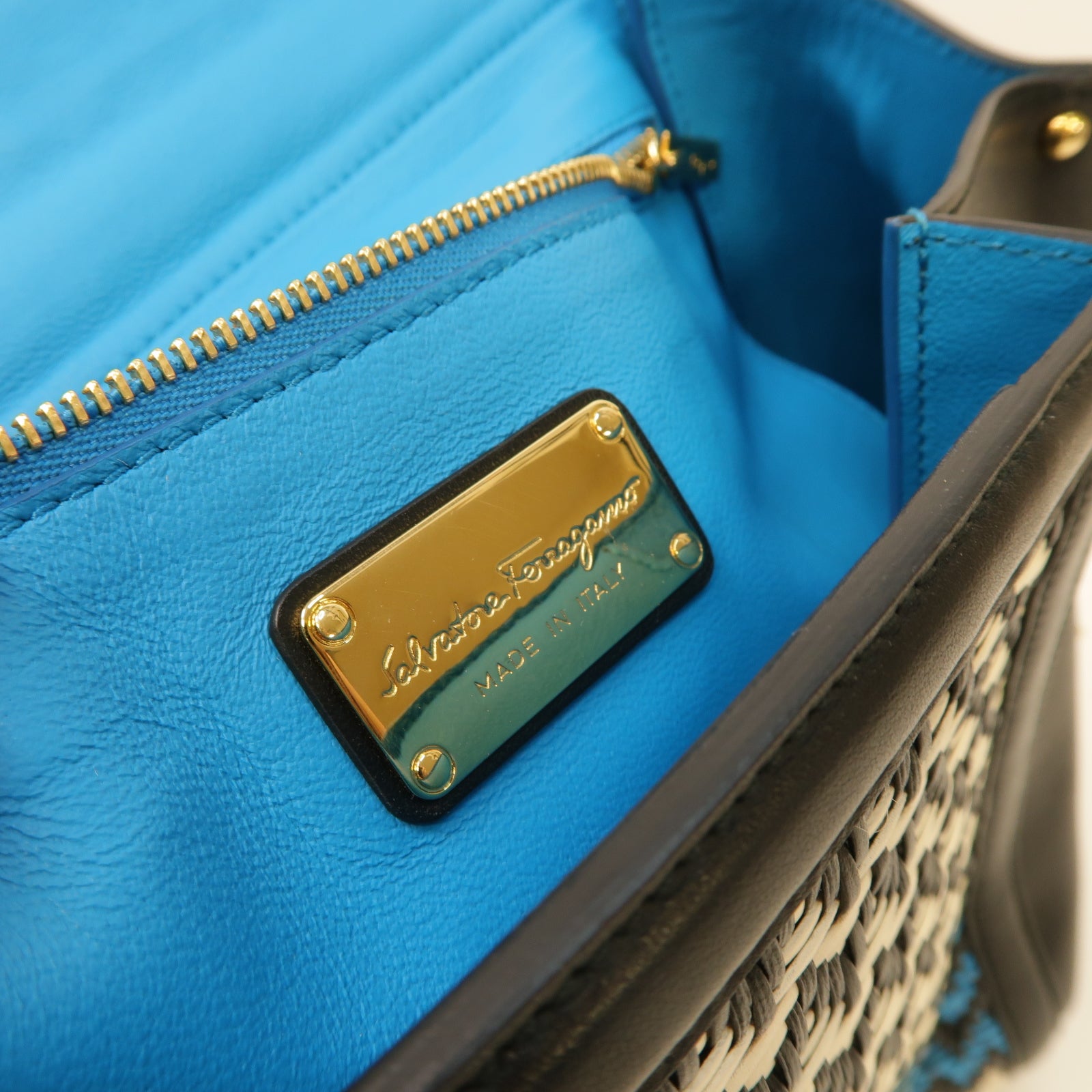 Salvatore Ferragamo 牛皮皮革2way Shoulder Bag金扣手挽肩背兩用袋黑色/白色/藍色