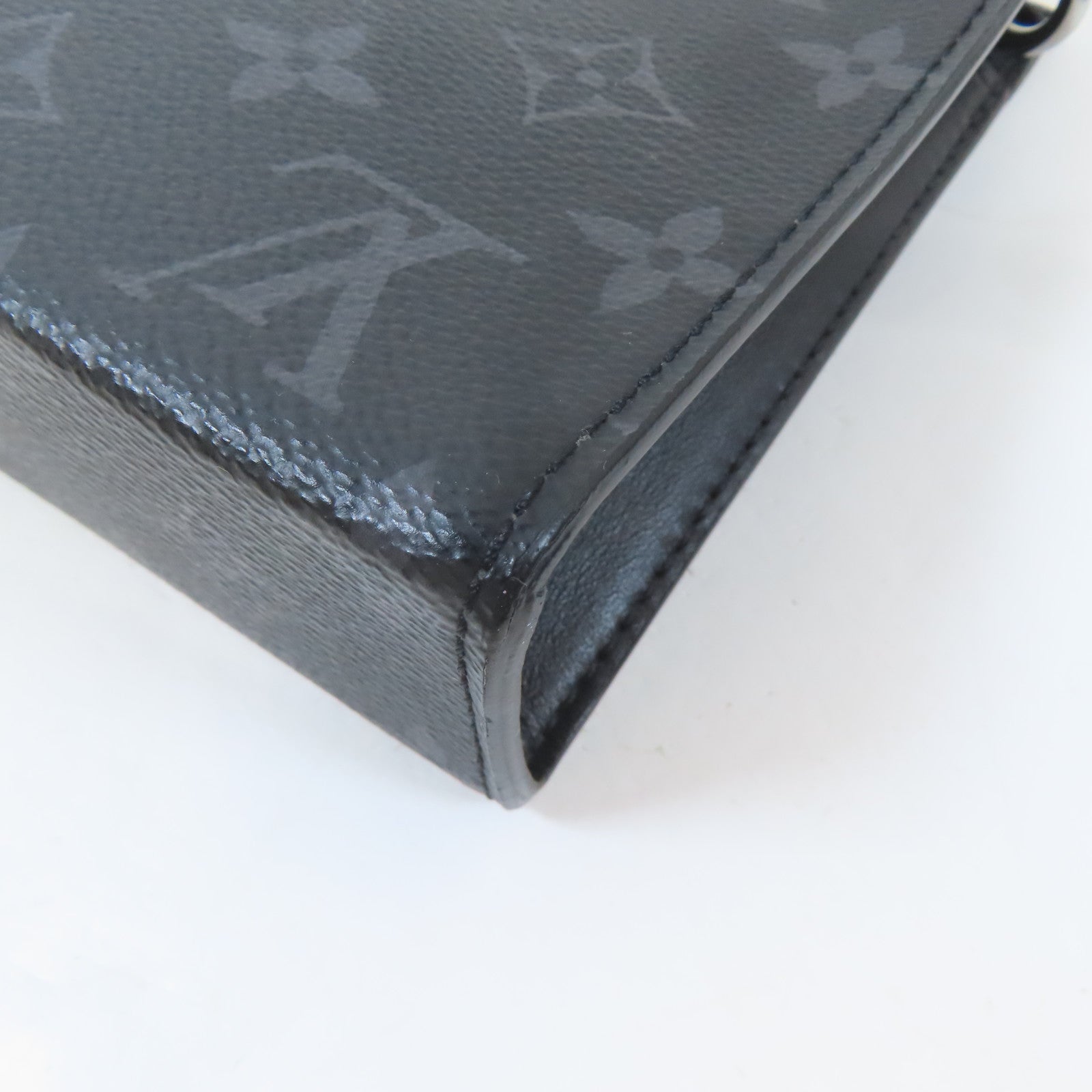 LOUIS VUITTON Monogram Eclipse Gaston銀扣肩背袋黑色