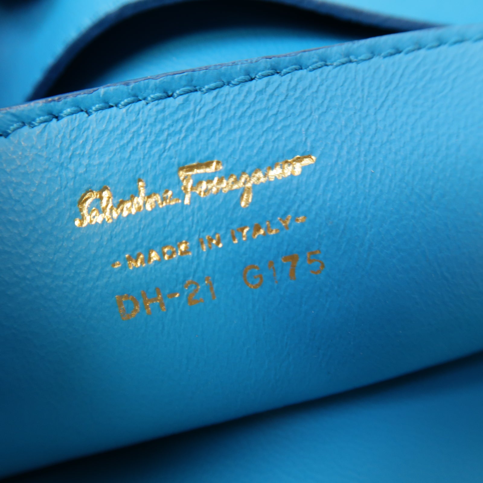 Salvatore Ferragamo 牛皮皮革2way Shoulder Bag金扣手挽肩背兩用袋黑色/白色/藍色