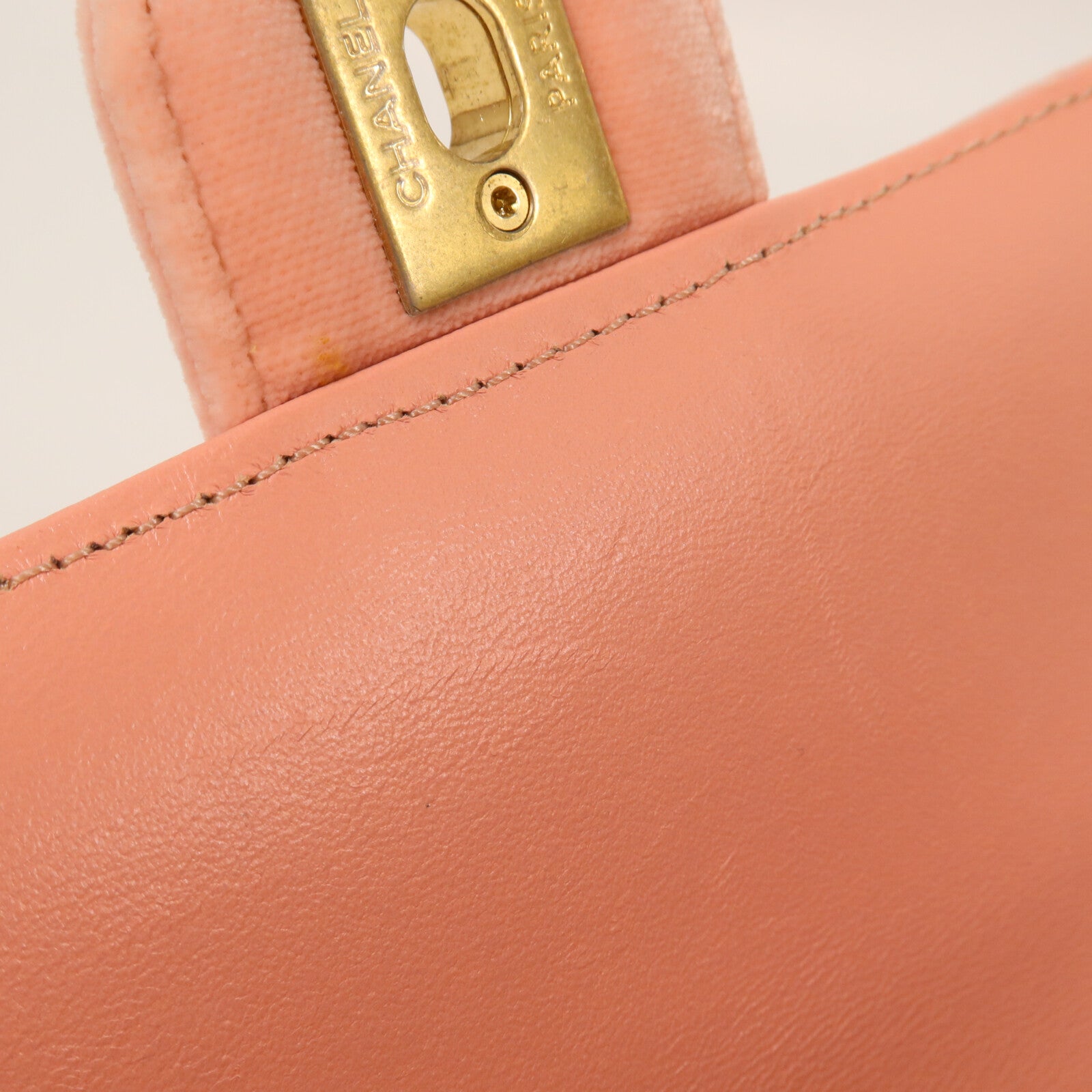 CHANEL 絨布Mini Velvet Enamel Flap Bag鏈帶肩背袋