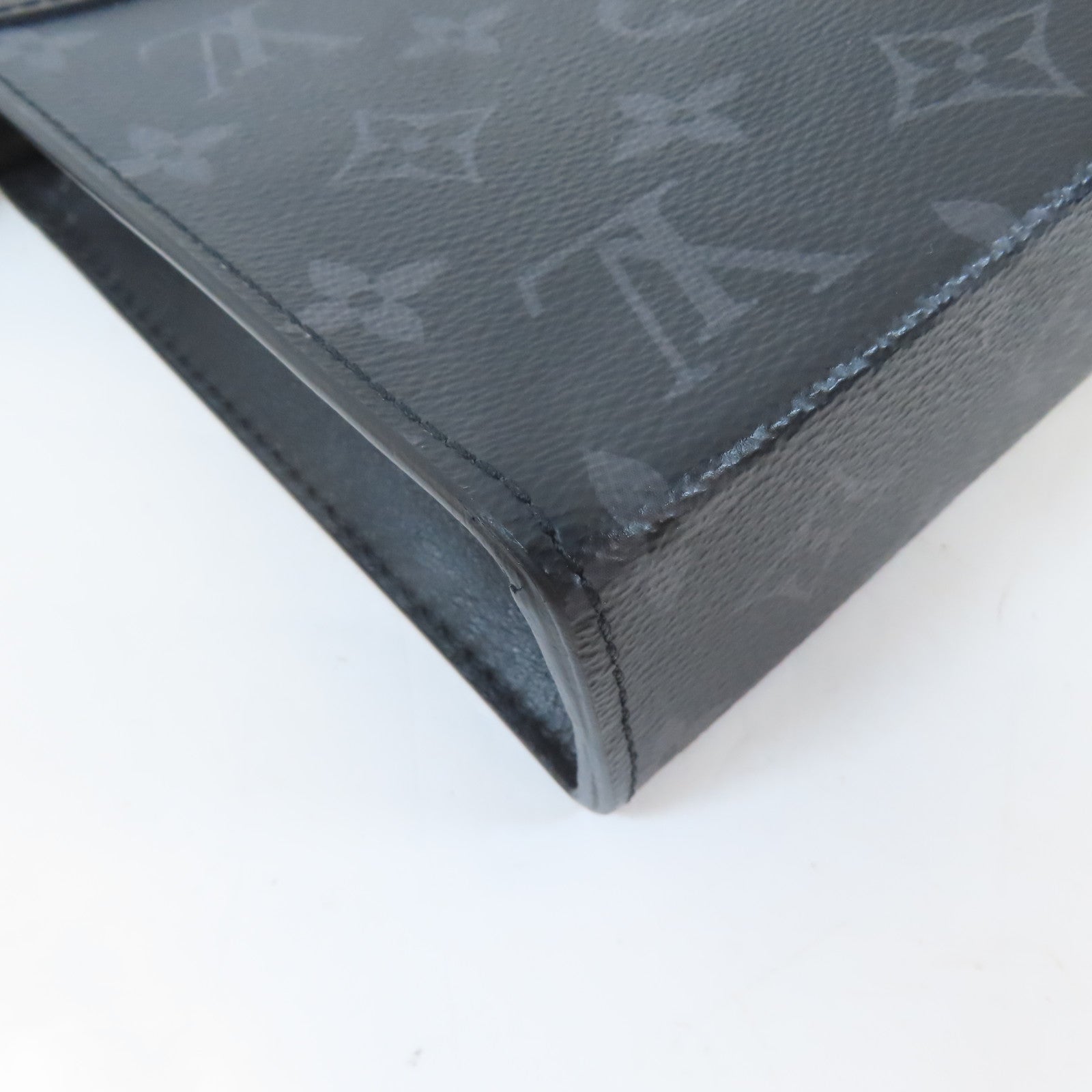 LOUIS VUITTON Monogram Eclipse Gaston銀扣肩背袋黑色