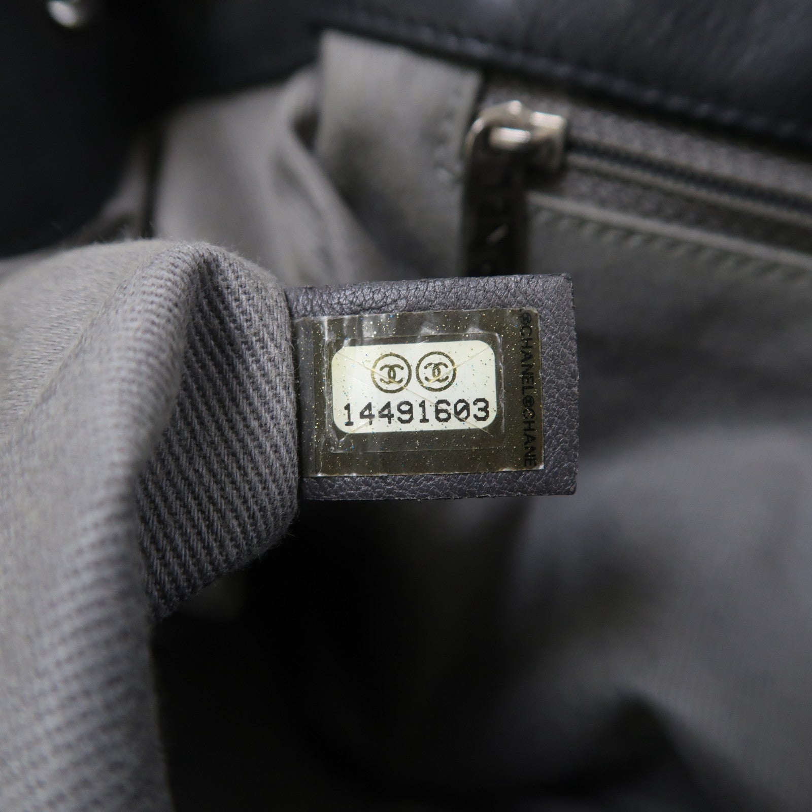 CHANEL 牛皮皮革Shoulder Bag銀扣肩背袋深藍色