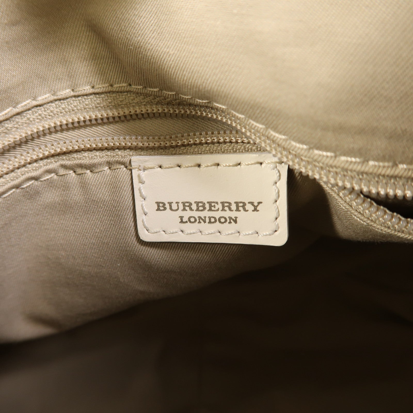 BURBERRY 塗層帆布Hand Bag銀扣手挽袋
