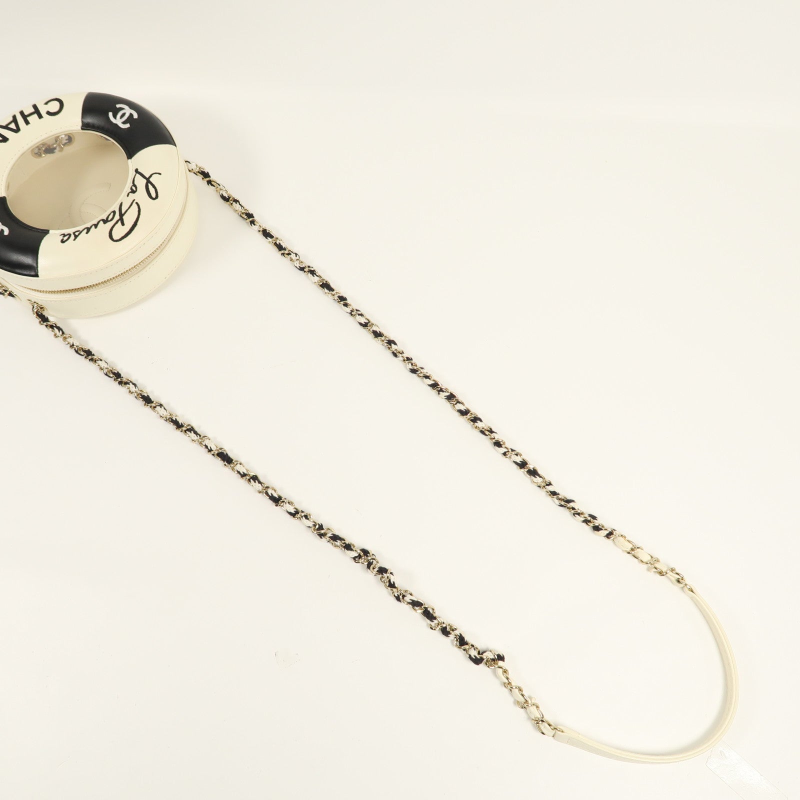 CHANEL 羊皮皮革Coco Life Saver Round Bag金扣鏈帶肩背袋