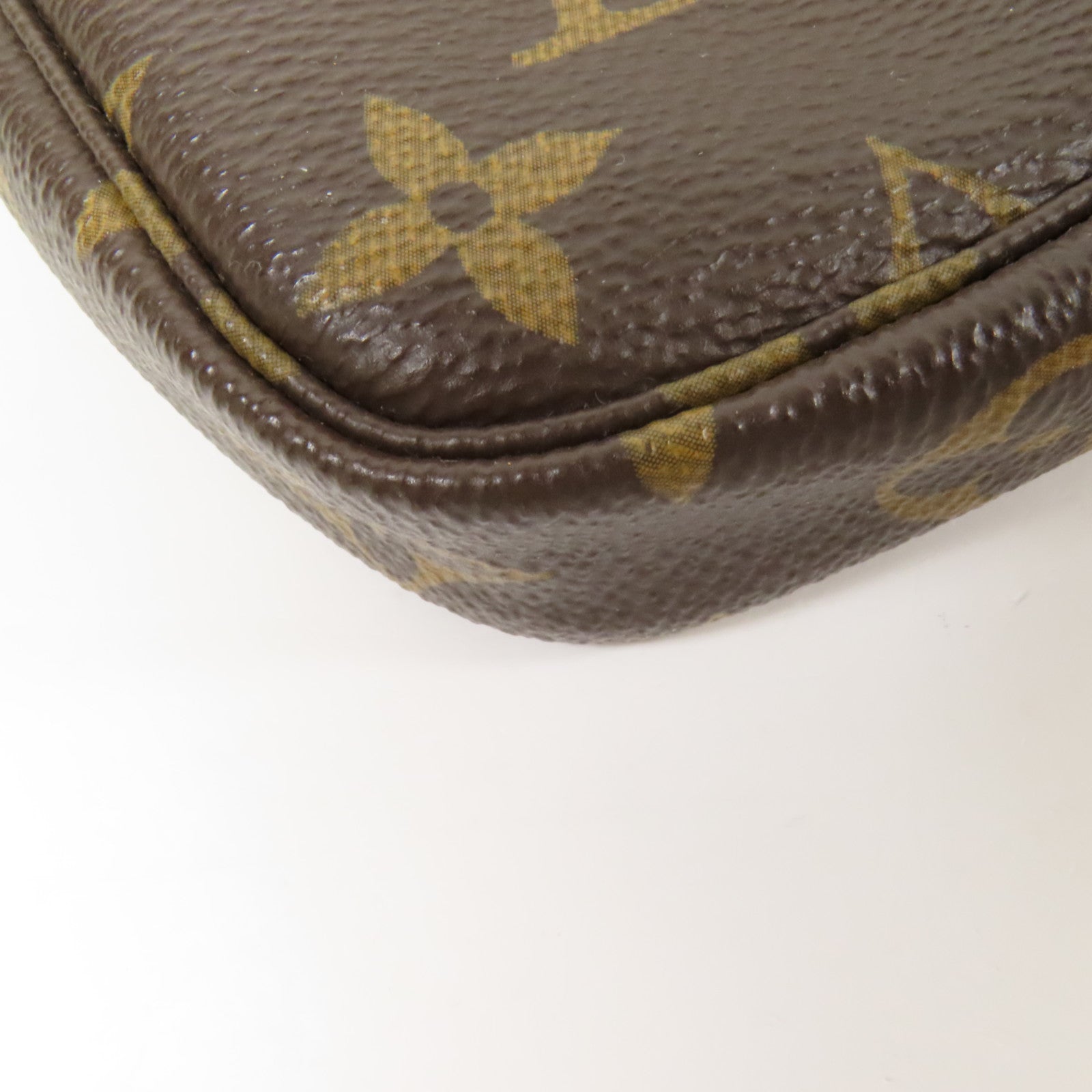 LOUIS VUITTON Monogram Mini Pochette Accessoires金扣手挽袋