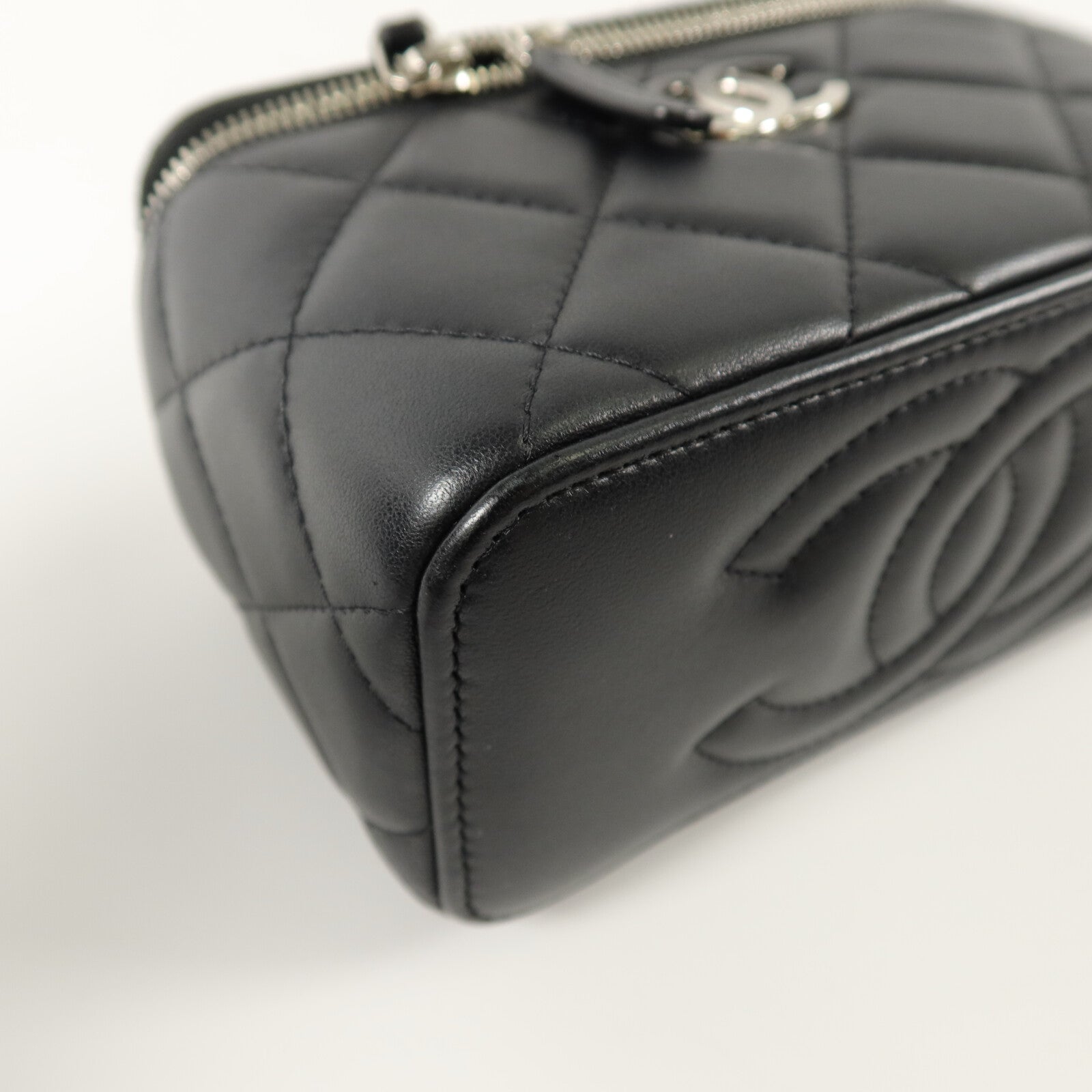 CHANEL 羊皮皮革Vanity Case鏈帶肩背袋