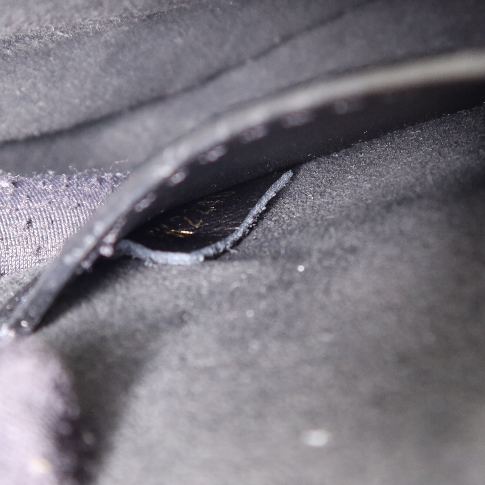 LOUIS VUITTON 牛皮皮革New Wave Multi Pochette金扣鏈帶手挽肩背兩用袋