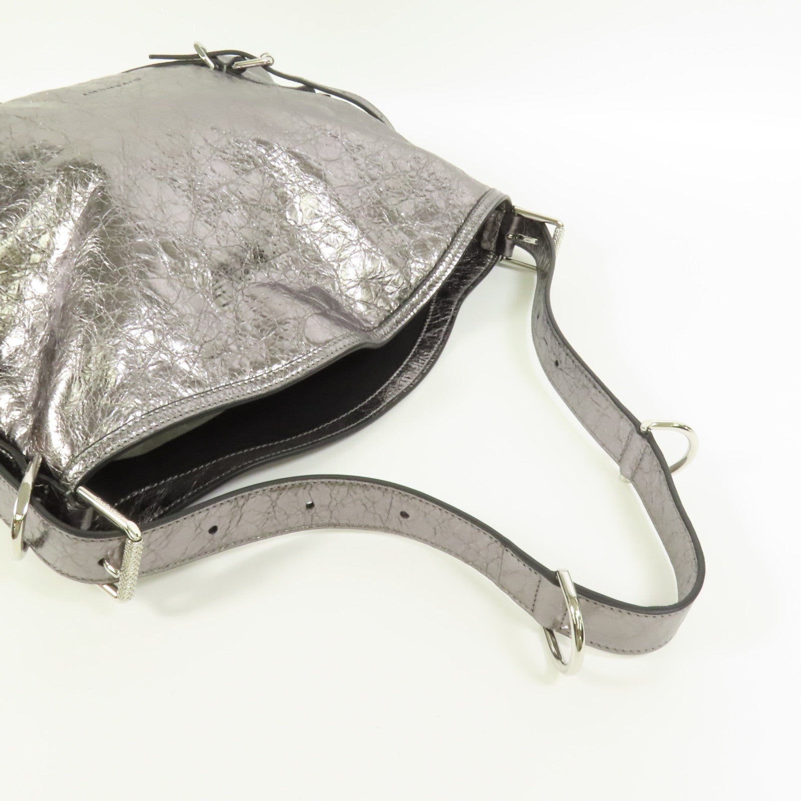 GIVENCHY 牛皮皮革Voyou MM銀扣肩背袋