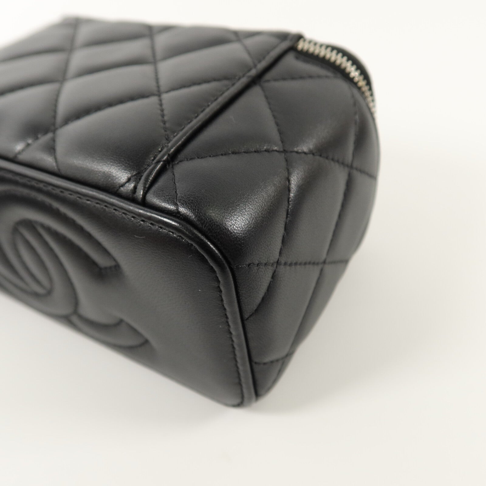 CHANEL 羊皮皮革Vanity Case鏈帶肩背袋