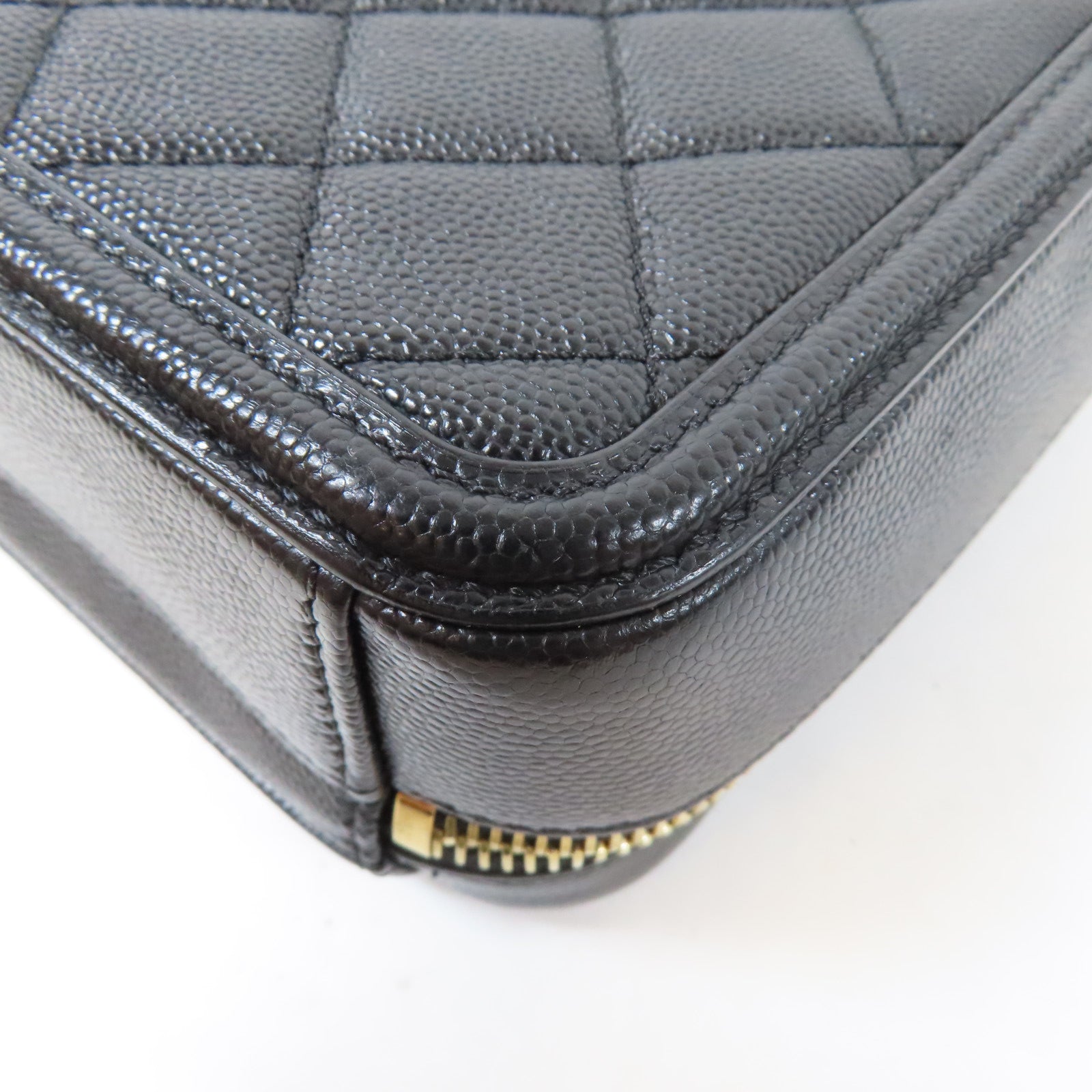 CHANEL 菱格Caviar皮革Vanity Case金扣鏈帶手挽肩背兩用袋黑色