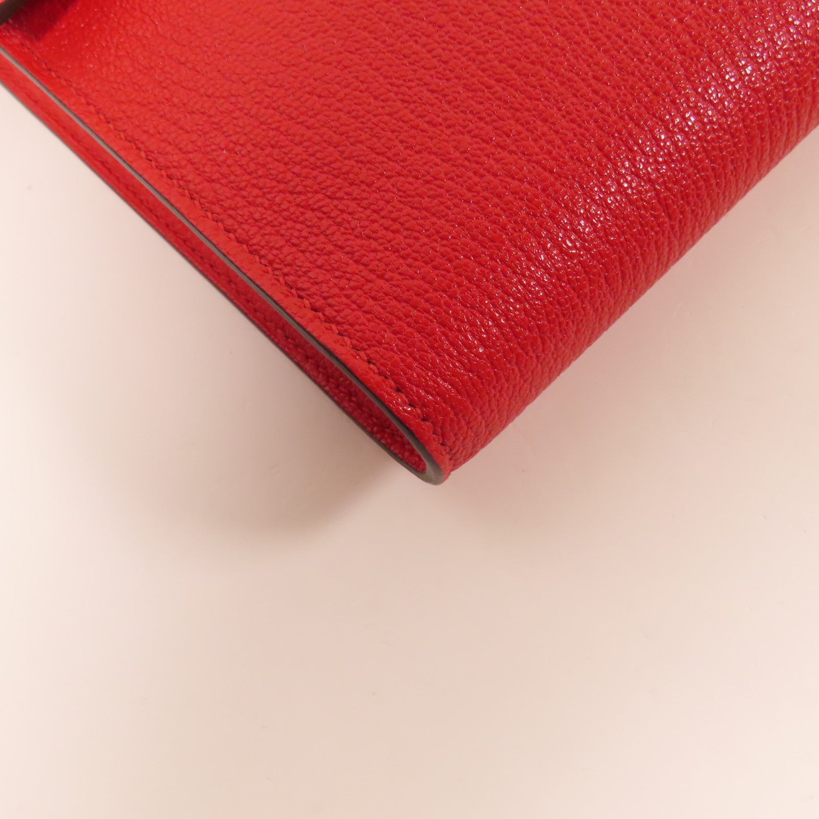 HERMES Chevre皮革Clic 16金扣肩背袋Rouge De Coeur