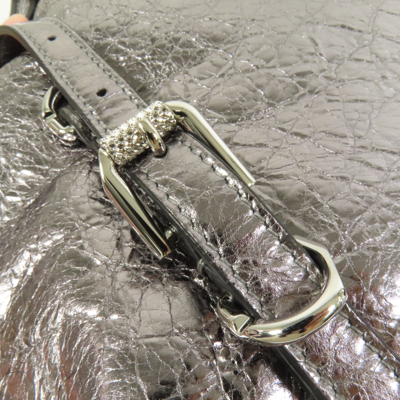 GIVENCHY 牛皮皮革Voyou MM銀扣肩背袋