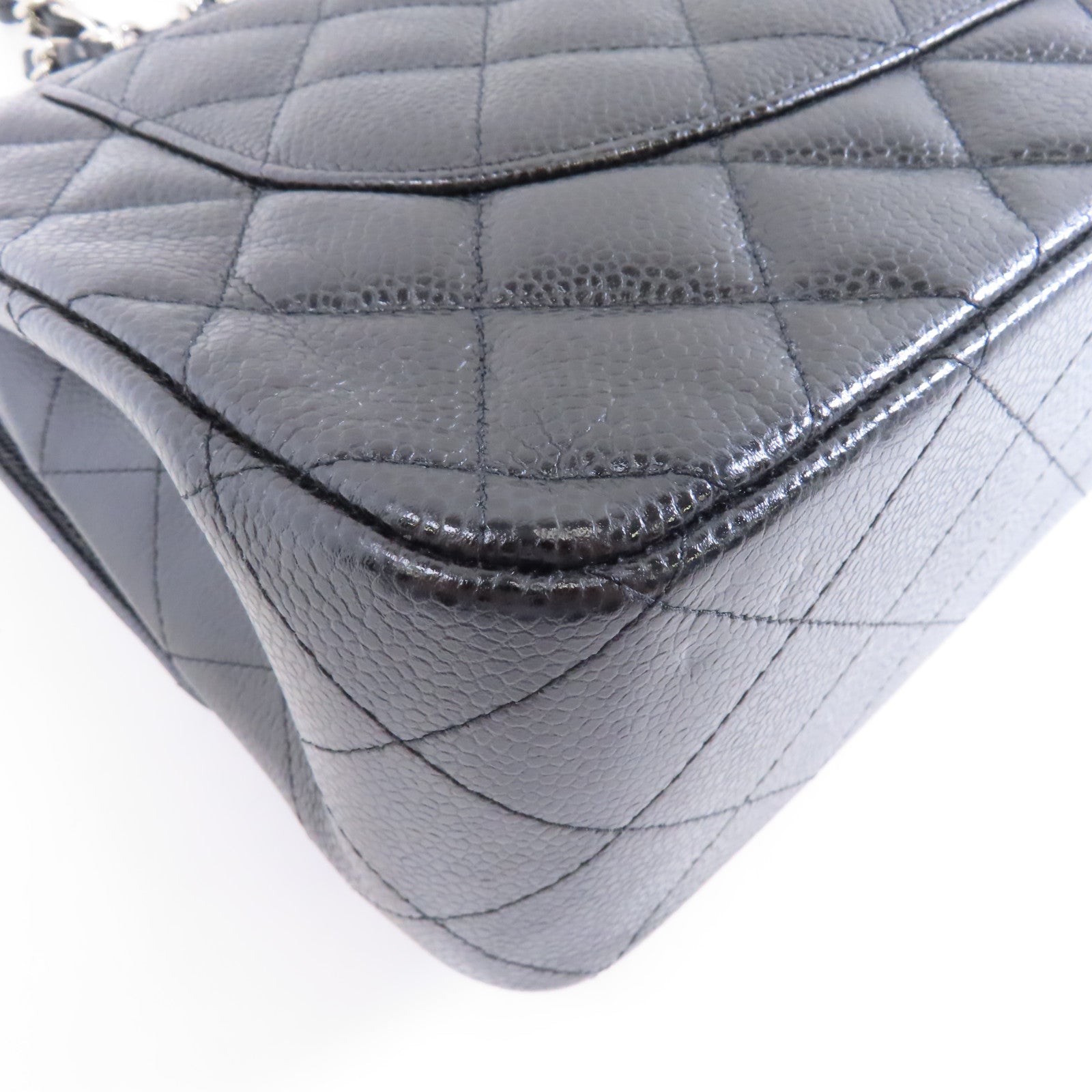 CHANEL 菱格Caviar皮革Classic Jumbo銀扣鏈帶肩背袋黑色