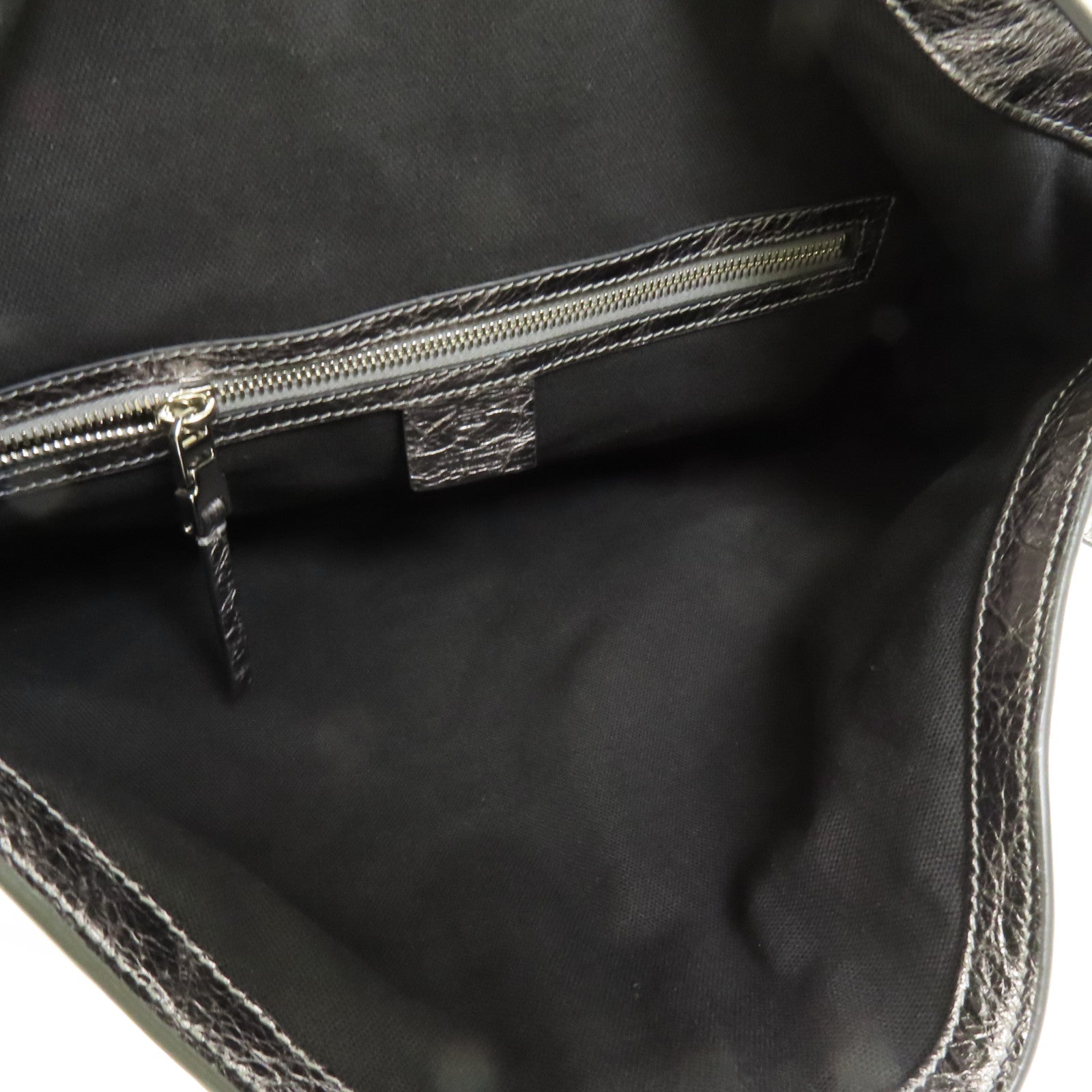 GIVENCHY 牛皮皮革Voyou MM銀扣肩背袋