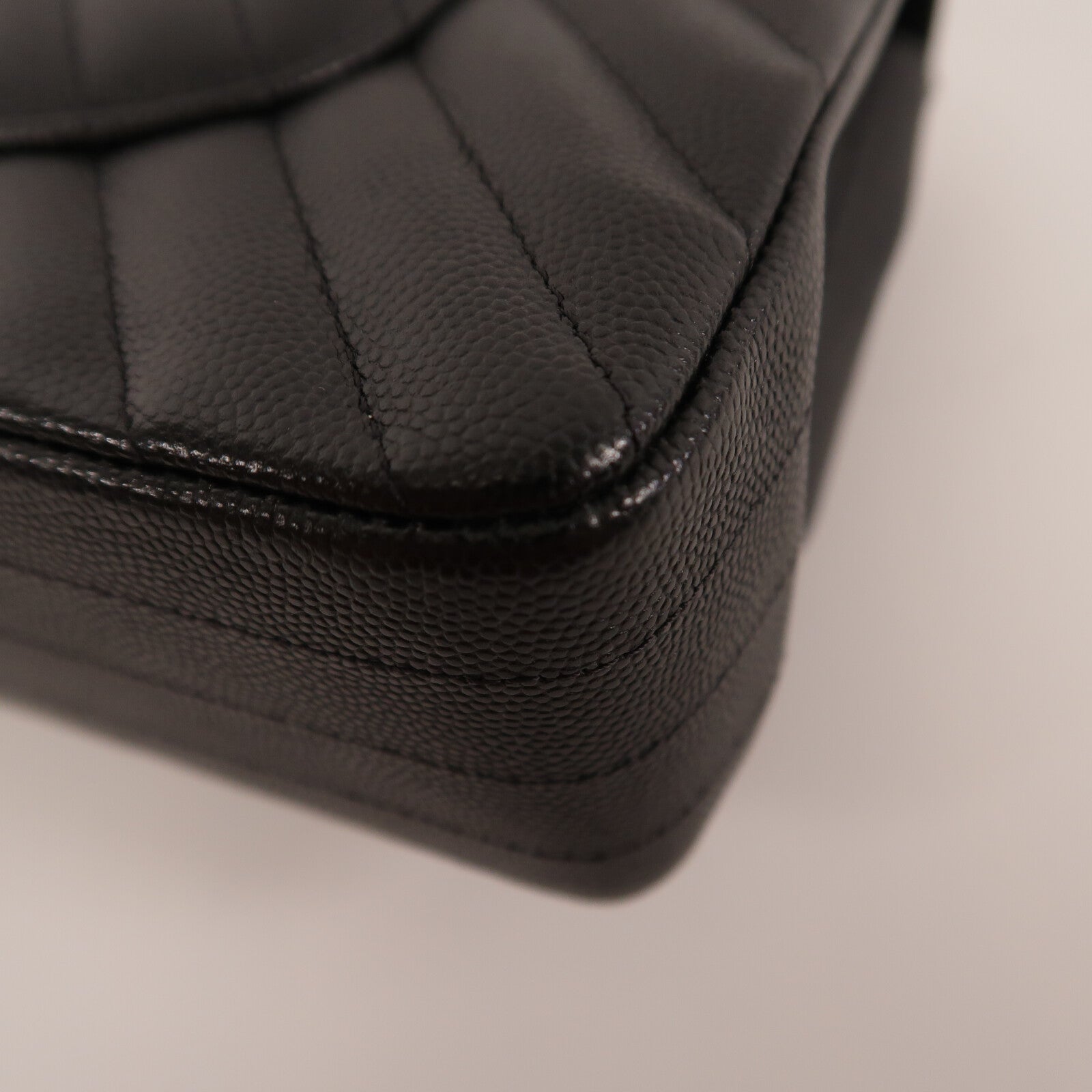 CHANEL 牛皮皮革Classic 25 Chevron鏈帶肩背袋