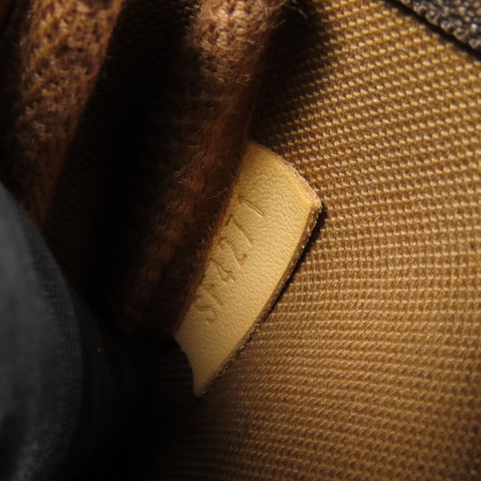 LOUIS VUITTON Monogram Mini Pochette Accessoires金扣手挽袋